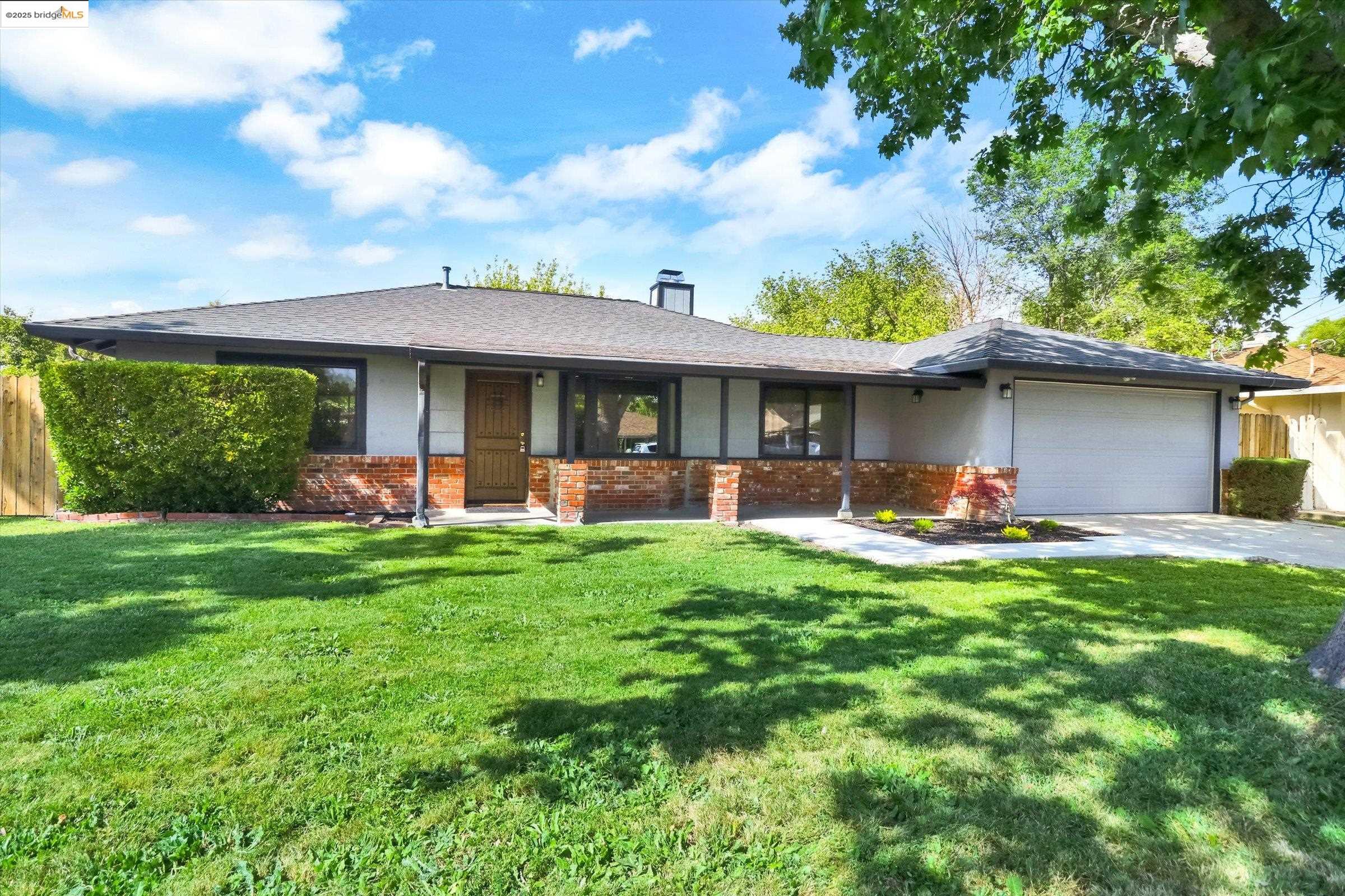 Detail Gallery Image 1 of 1 For 112 Jennie Dr, Pleasant Hill,  CA 94523 - 3 Beds | 1 Baths