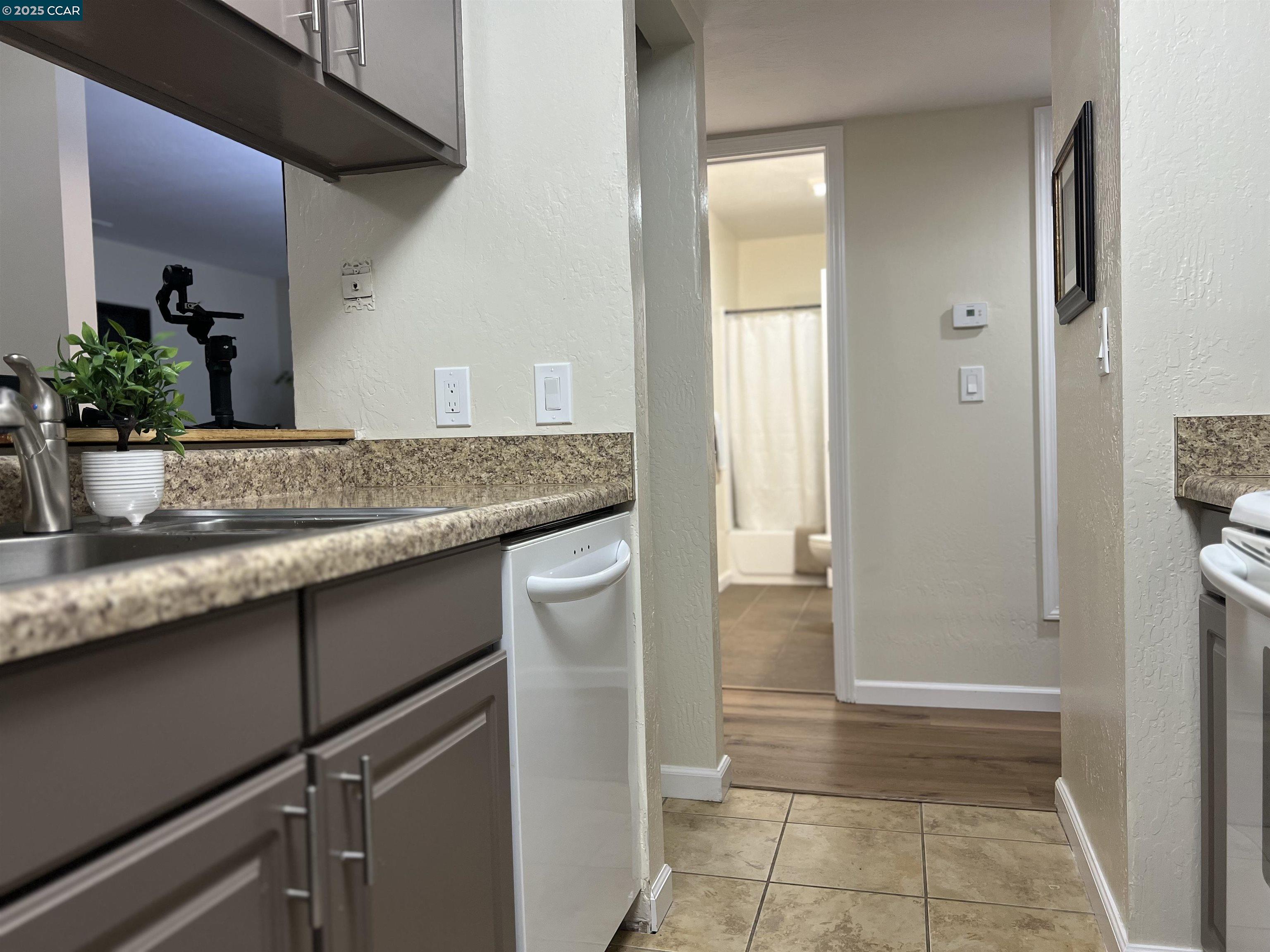 Detail Gallery Image 9 of 40 For 1455 Latour Ln #37,  Concord,  CA 94521 - 2 Beds | 1 Baths