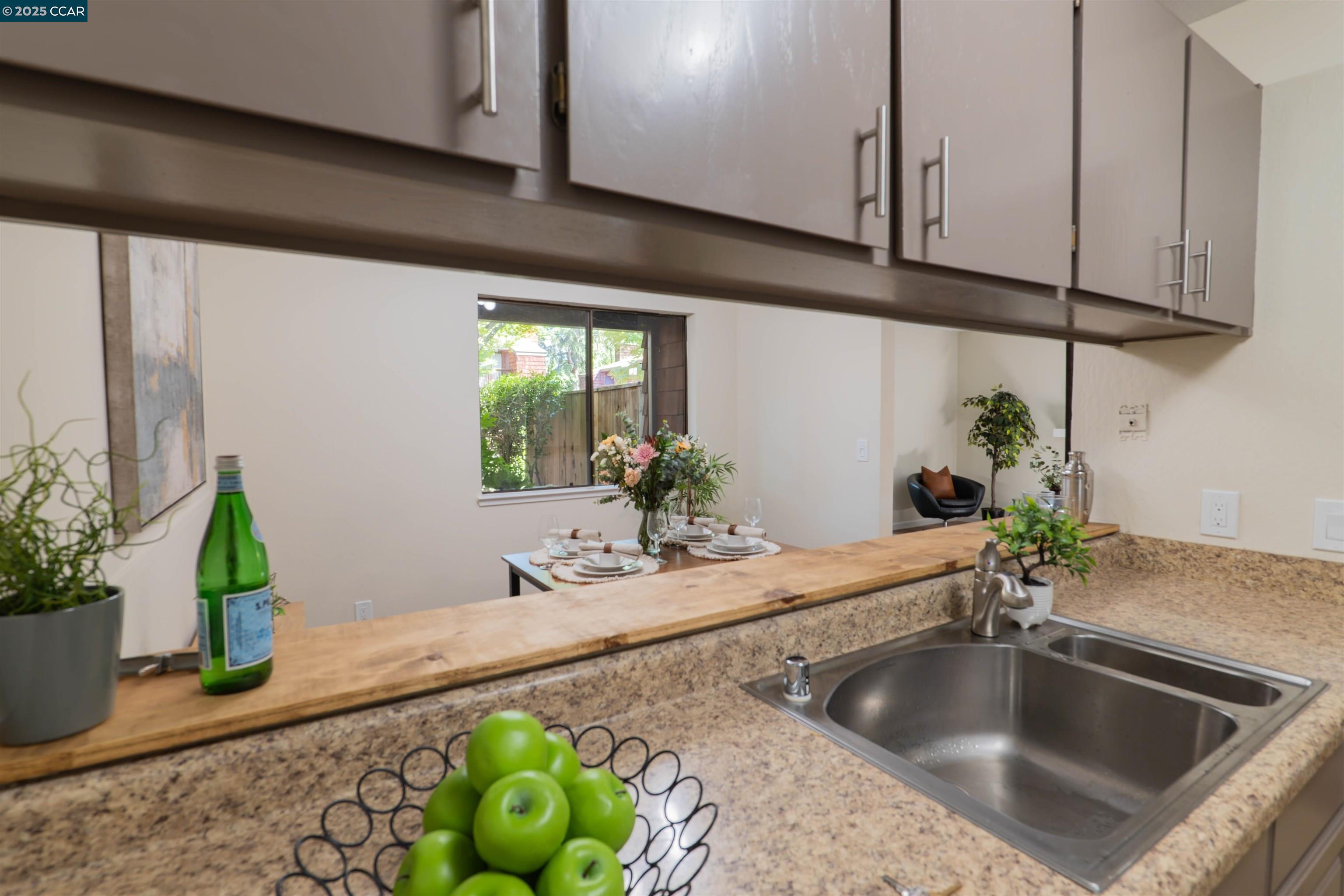Detail Gallery Image 10 of 40 For 1455 Latour Ln #37,  Concord,  CA 94521 - 2 Beds | 1 Baths