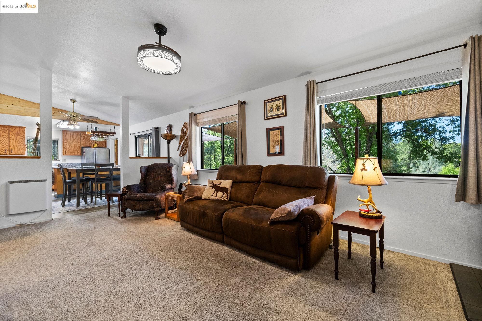 Detail Gallery Image 7 of 54 For 20790 Crescent Way, Groveland,  CA 95321-9427 - 3 Beds | 3 Baths