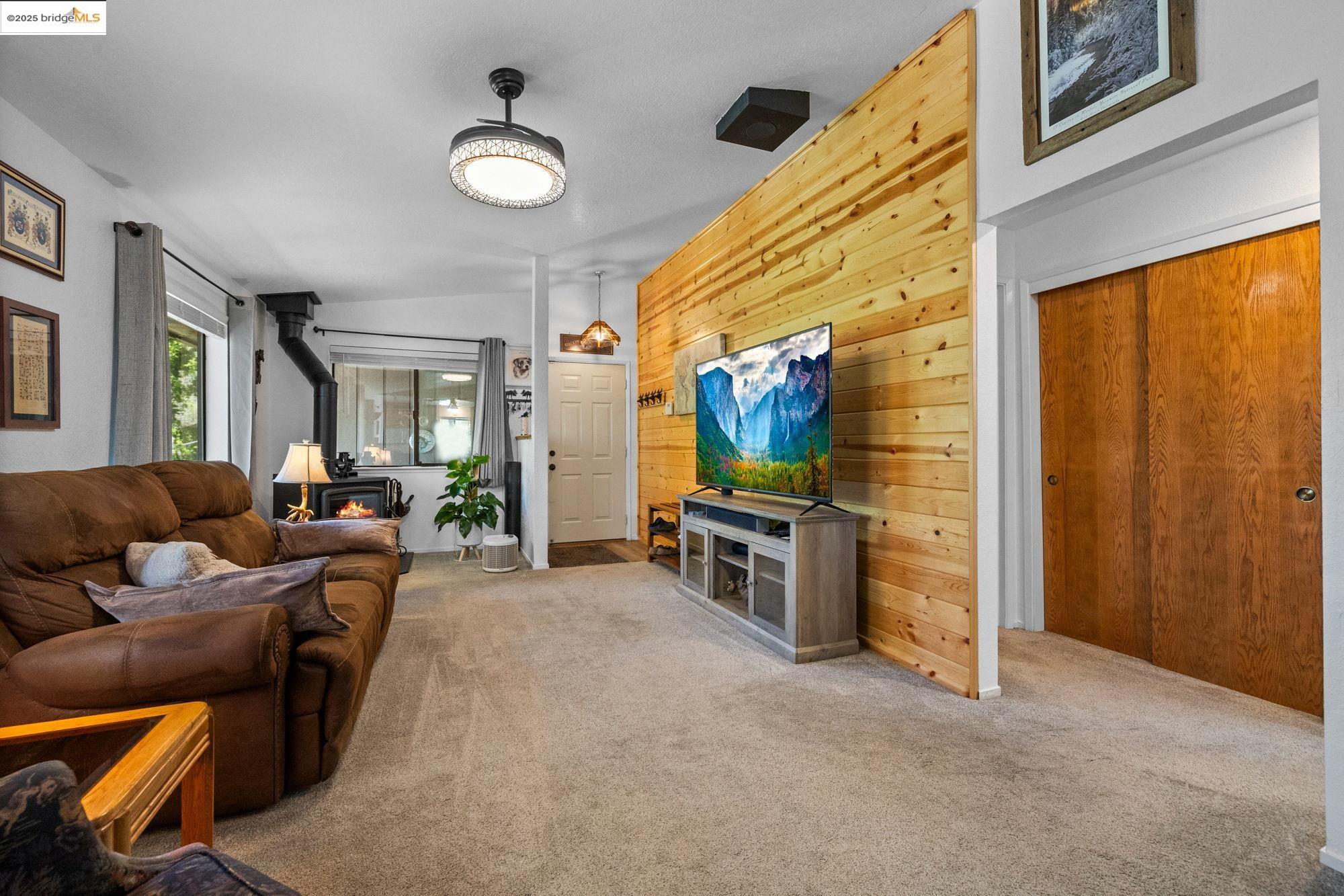 Detail Gallery Image 9 of 54 For 20790 Crescent Way, Groveland,  CA 95321-9427 - 3 Beds | 3 Baths