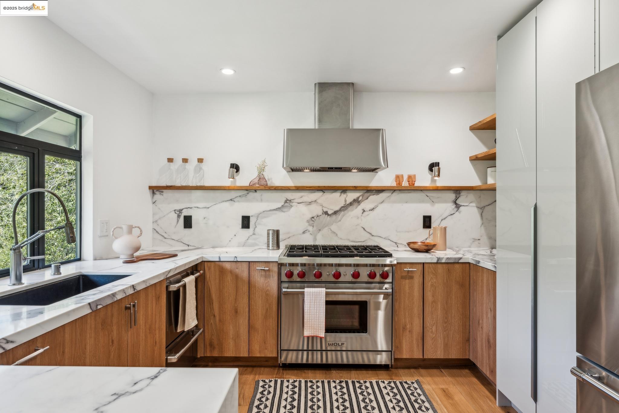 Detail Gallery Image 15 of 60 For 6353 Westover Drive, Oakland,  CA 94611 - 3 Beds | 2 Baths
