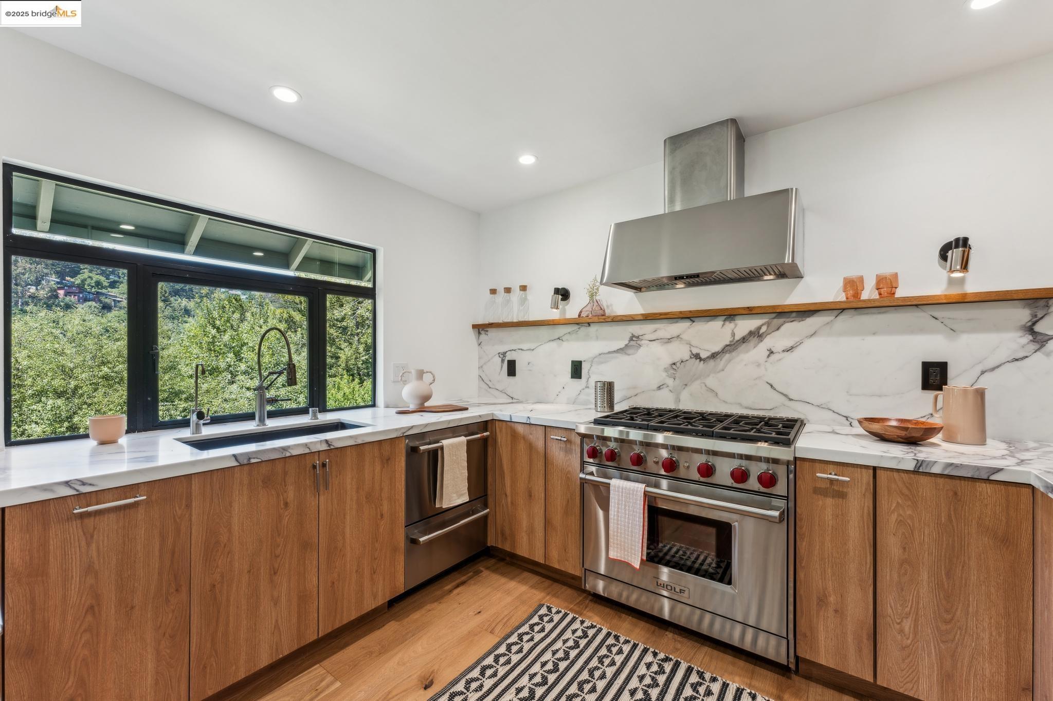 Detail Gallery Image 16 of 60 For 6353 Westover Drive, Oakland,  CA 94611 - 3 Beds | 2 Baths