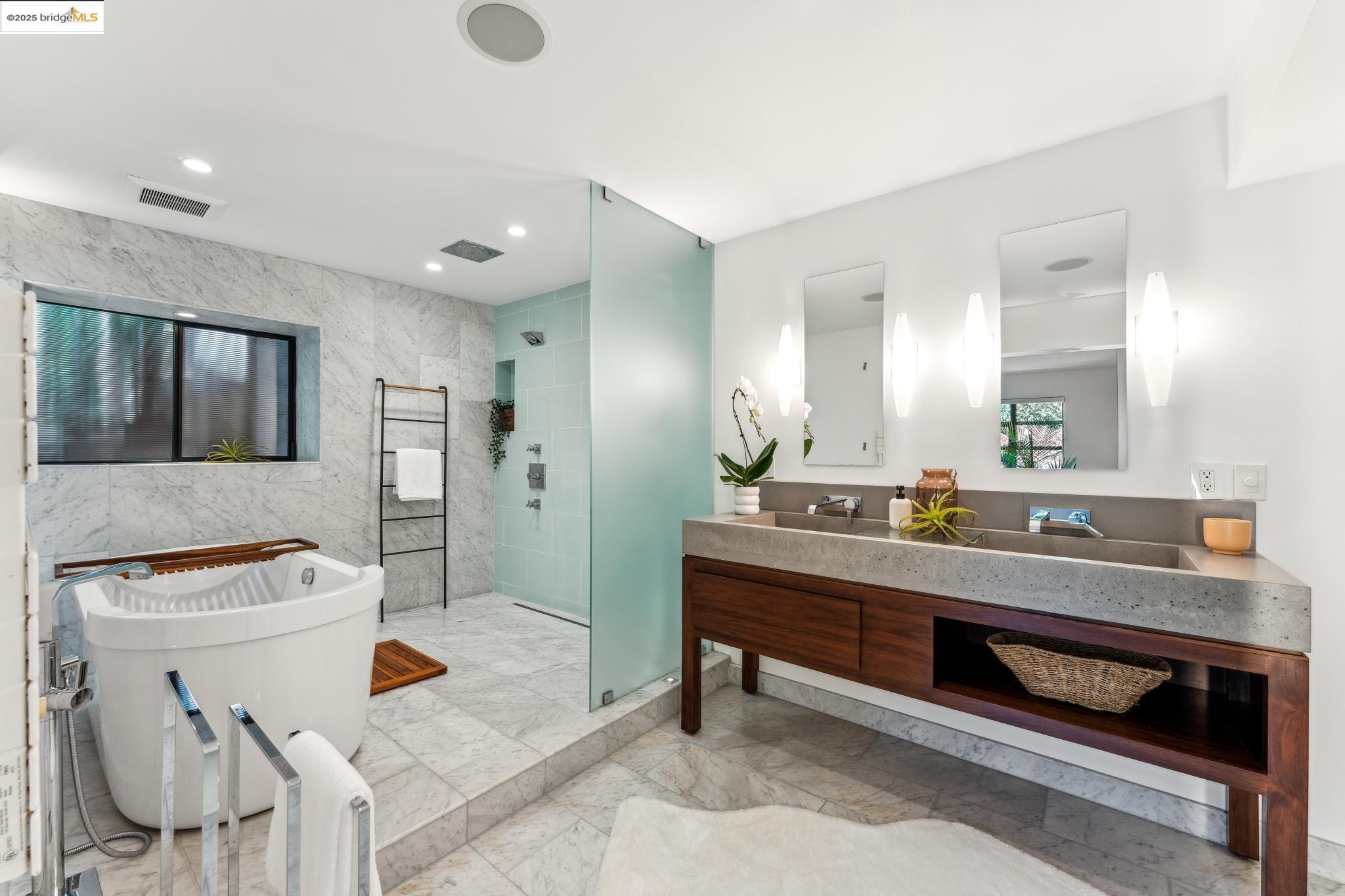 Detail Gallery Image 38 of 60 For 6353 Westover Drive, Oakland,  CA 94611 - 3 Beds | 2 Baths