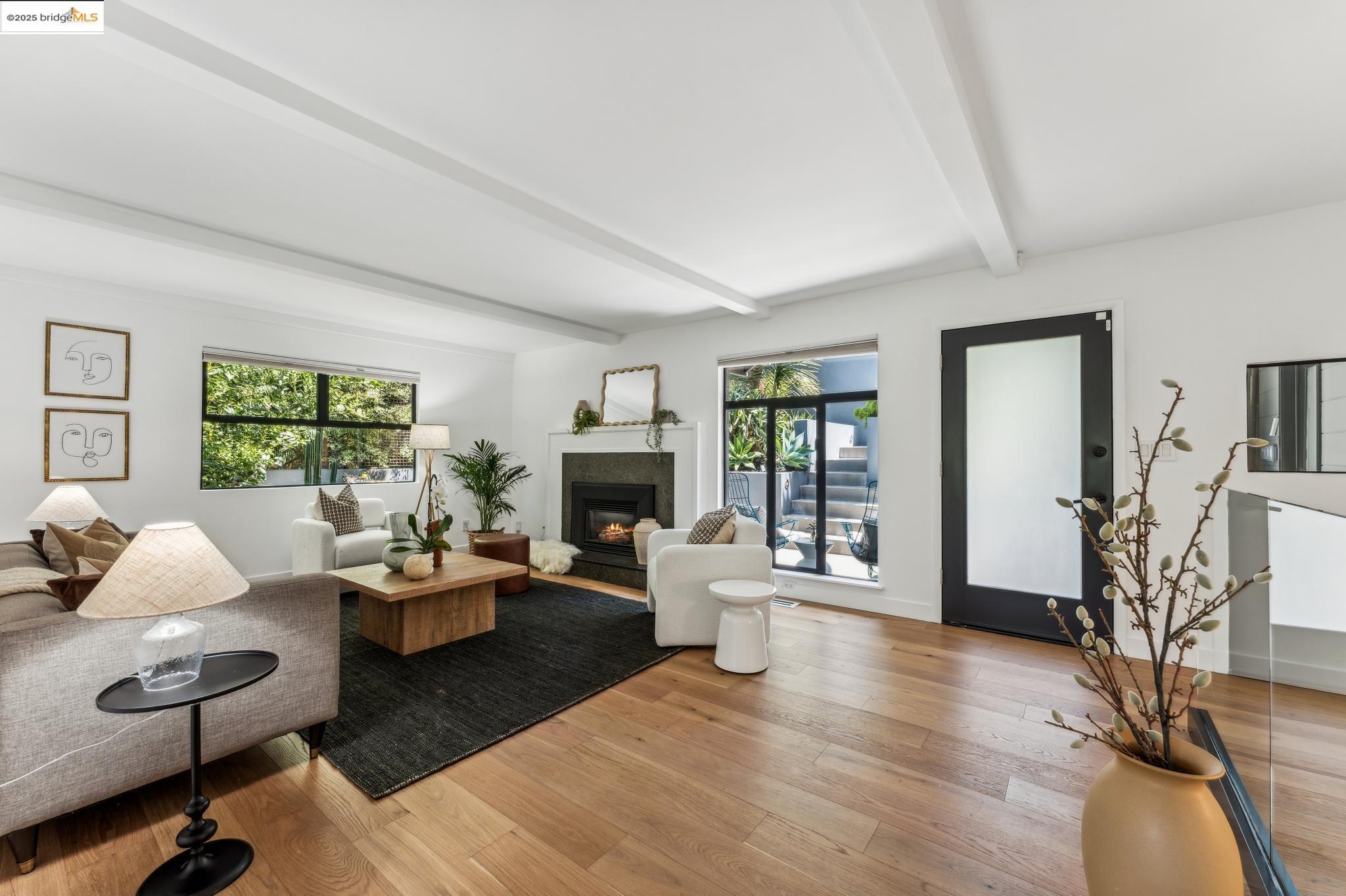 Detail Gallery Image 7 of 60 For 6353 Westover Drive, Oakland,  CA 94611 - 3 Beds | 2 Baths