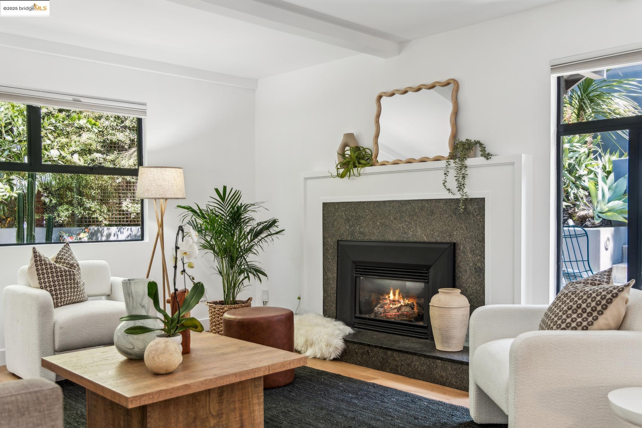 Detail Gallery Image 8 of 60 For 6353 Westover Drive, Oakland,  CA 94611 - 3 Beds | 2 Baths