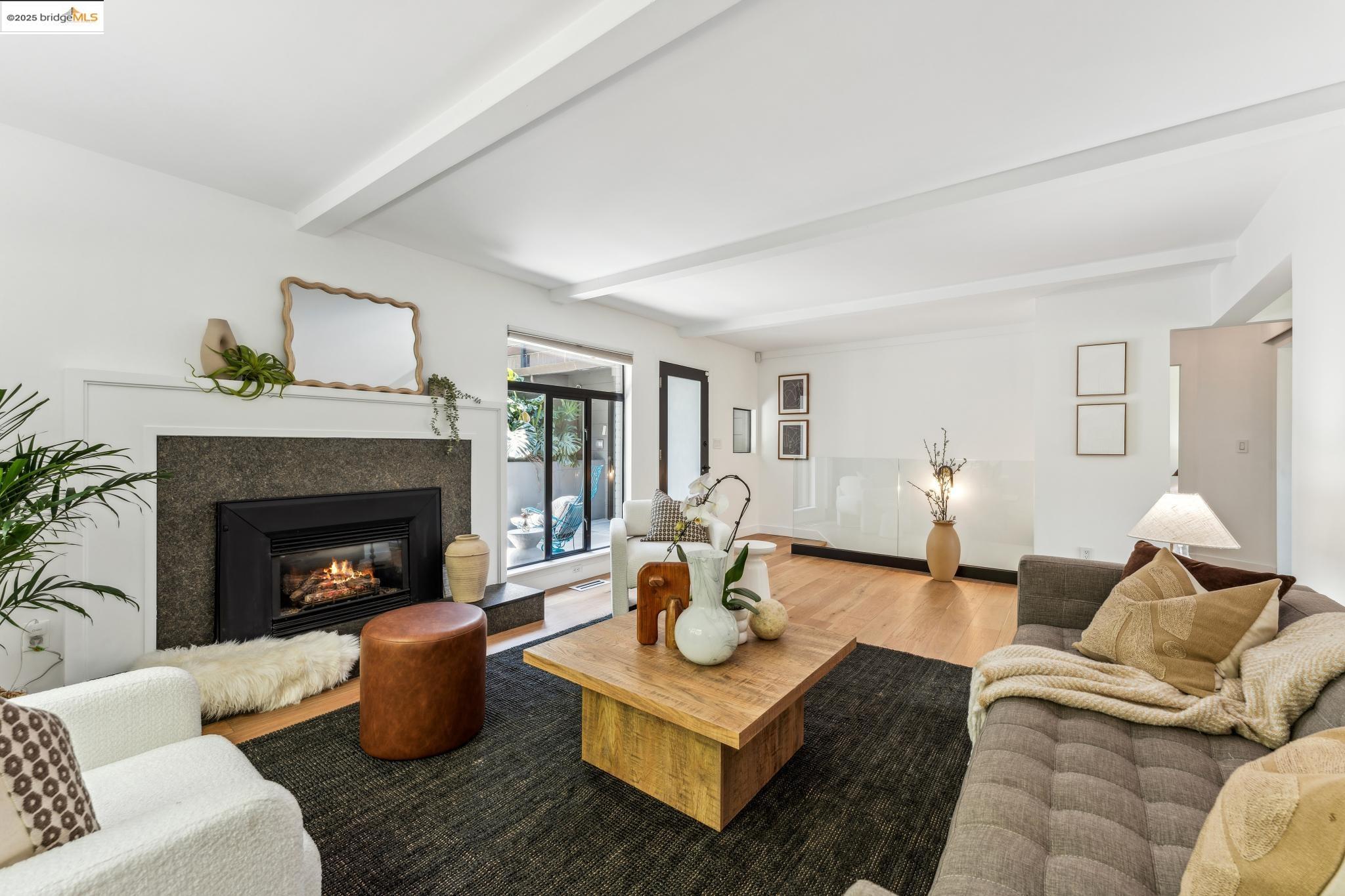 Detail Gallery Image 9 of 60 For 6353 Westover Drive, Oakland,  CA 94611 - 3 Beds | 2 Baths