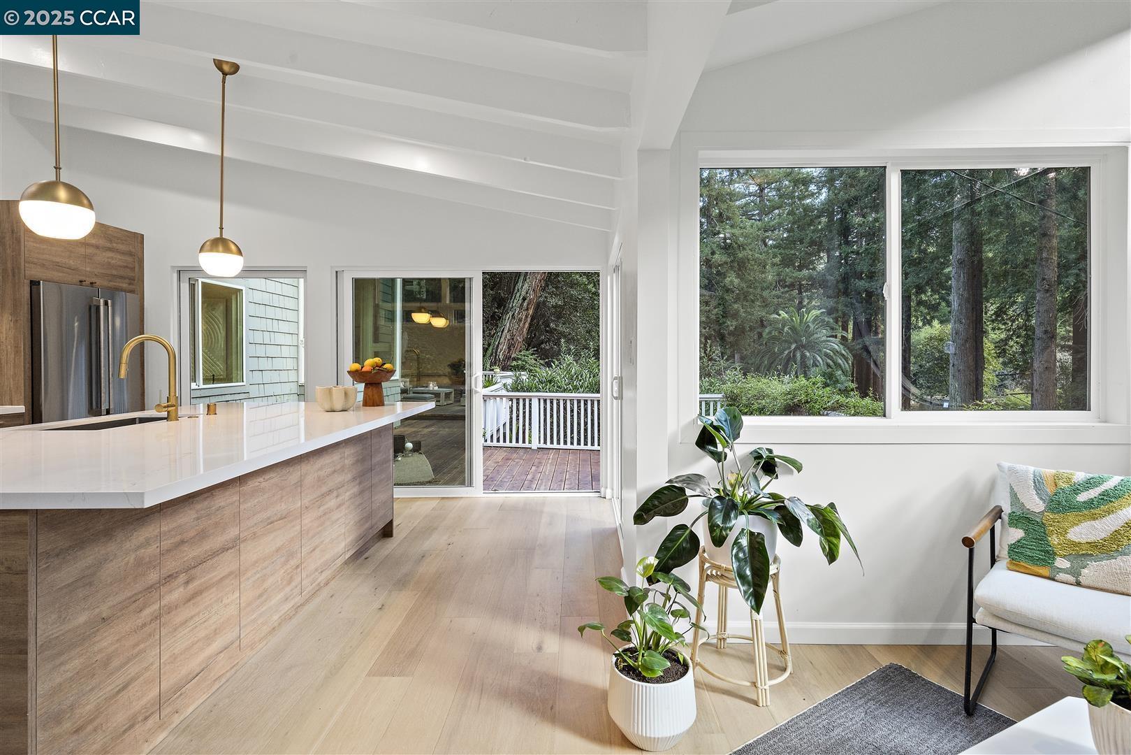 Detail Gallery Image 4 of 49 For 264 Madrone Ave, Larkspur,  CA 94939 - 2 Beds | 2 Baths
