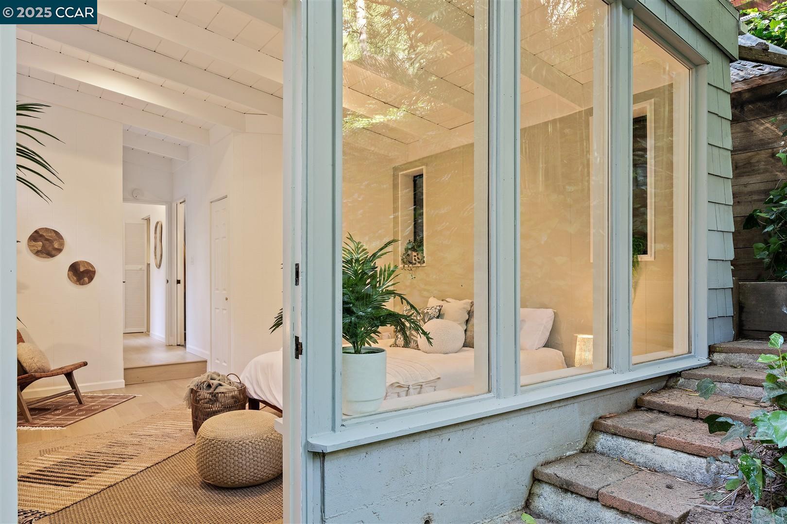 Detail Gallery Image 32 of 49 For 264 Madrone Ave, Larkspur,  CA 94939 - 2 Beds | 2 Baths