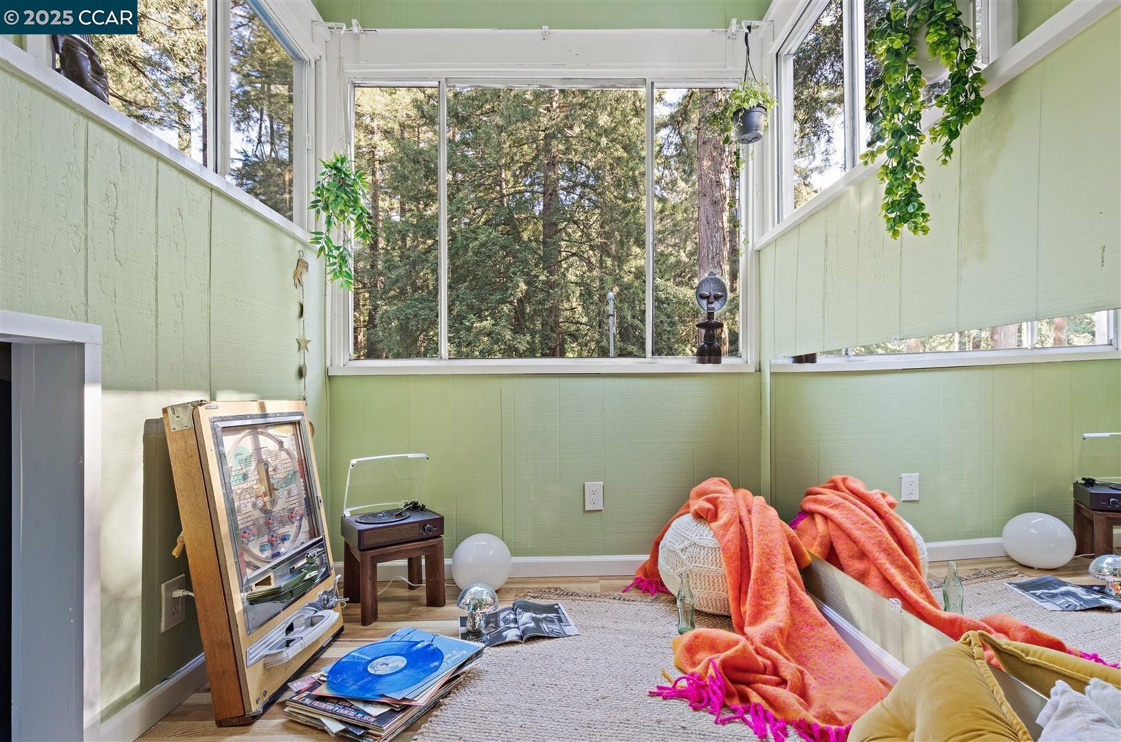 Detail Gallery Image 36 of 49 For 264 Madrone Ave, Larkspur,  CA 94939 - 2 Beds | 2 Baths