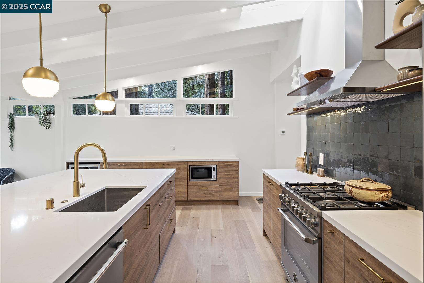 Detail Gallery Image 6 of 49 For 264 Madrone Ave, Larkspur,  CA 94939 - 2 Beds | 2 Baths