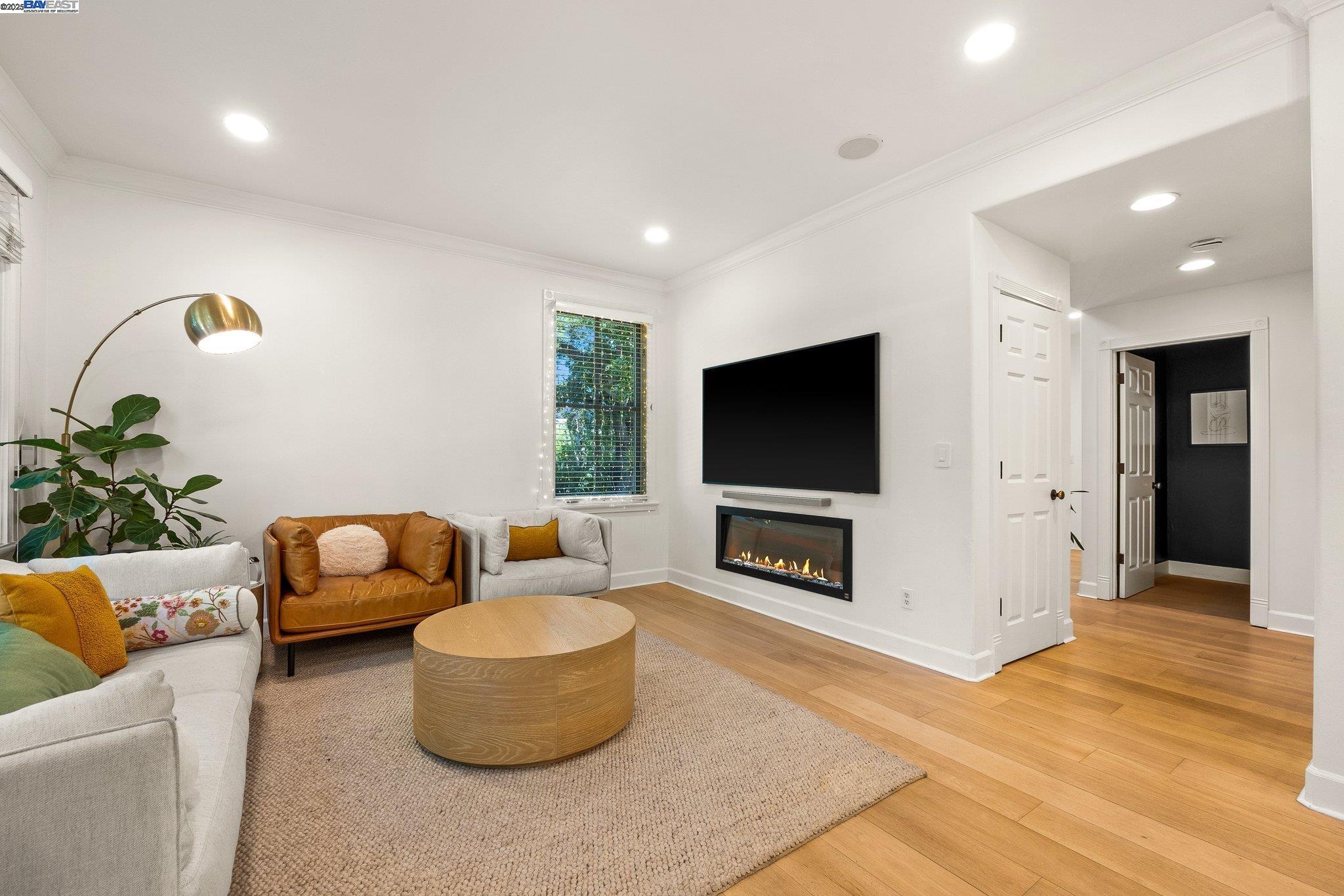 Detail Gallery Image 8 of 38 For 100 Boyer Ln, Los Gatos,  CA 95030 - 3 Beds | 2/1 Baths