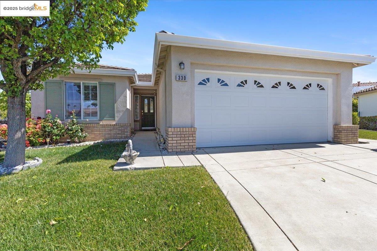 Detail Gallery Image 1 of 32 For 330 Cypress, Rio Vista,  CA 94571 - 2 Beds | 2 Baths