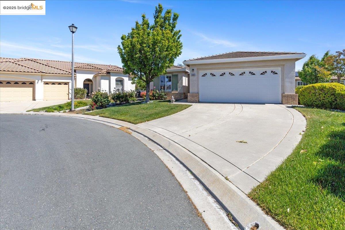 Detail Gallery Image 2 of 32 For 330 Cypress, Rio Vista,  CA 94571 - 2 Beds | 2 Baths