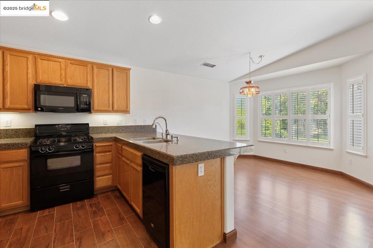 Detail Gallery Image 11 of 32 For 330 Cypress, Rio Vista,  CA 94571 - 2 Beds | 2 Baths