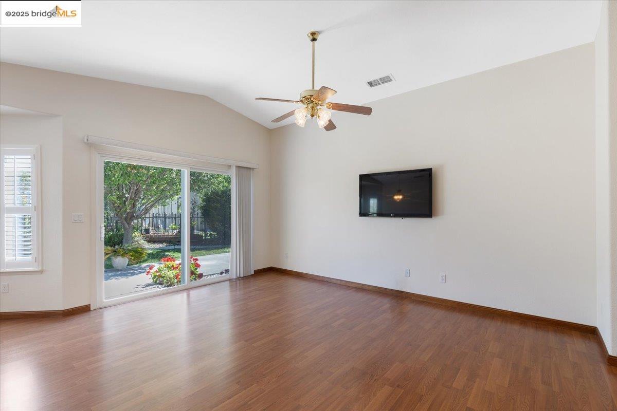 Detail Gallery Image 7 of 32 For 330 Cypress, Rio Vista,  CA 94571 - 2 Beds | 2 Baths