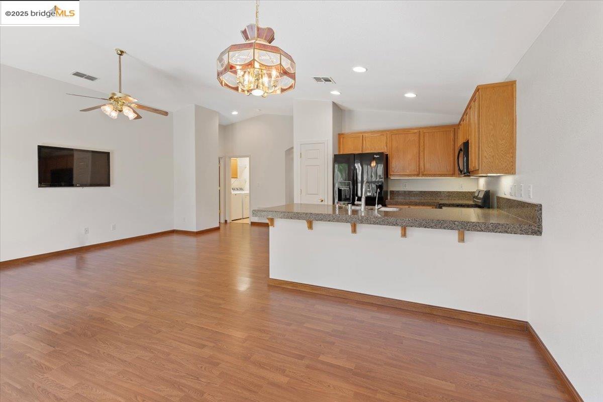 Detail Gallery Image 9 of 32 For 330 Cypress, Rio Vista,  CA 94571 - 2 Beds | 2 Baths