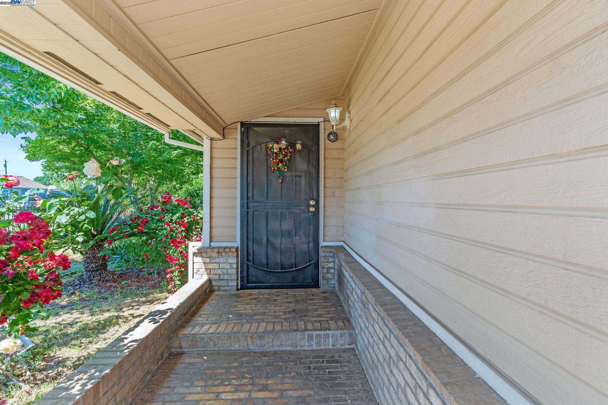 Detail Gallery Image 4 of 46 For 4649 Quashnick Rd, Stockton,  CA 95212 - 3 Beds | 2/2 Baths