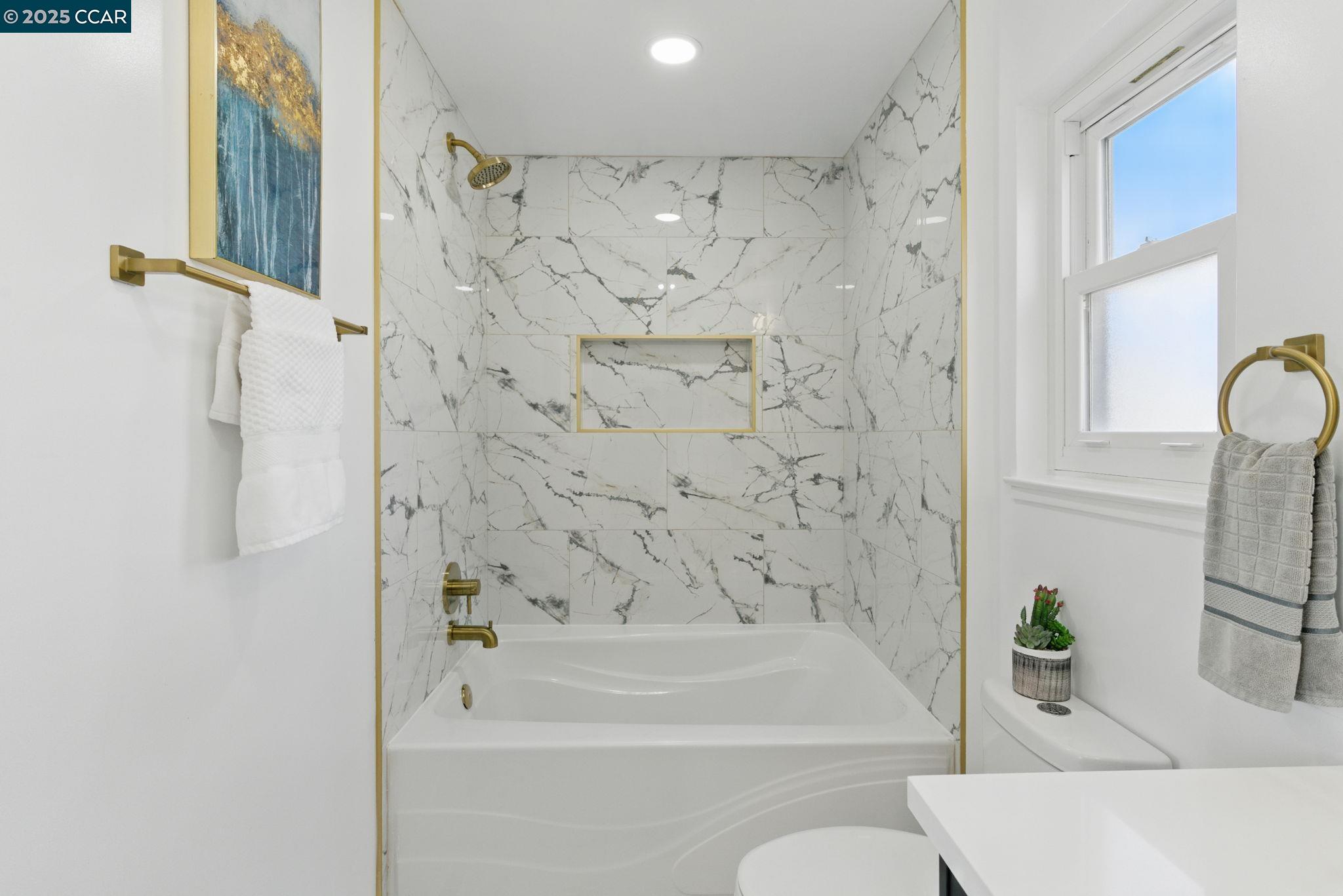 Detail Gallery Image 26 of 41 For 642 S 52nd St, Richmond,  CA 94804 - 3 Beds | 2 Baths