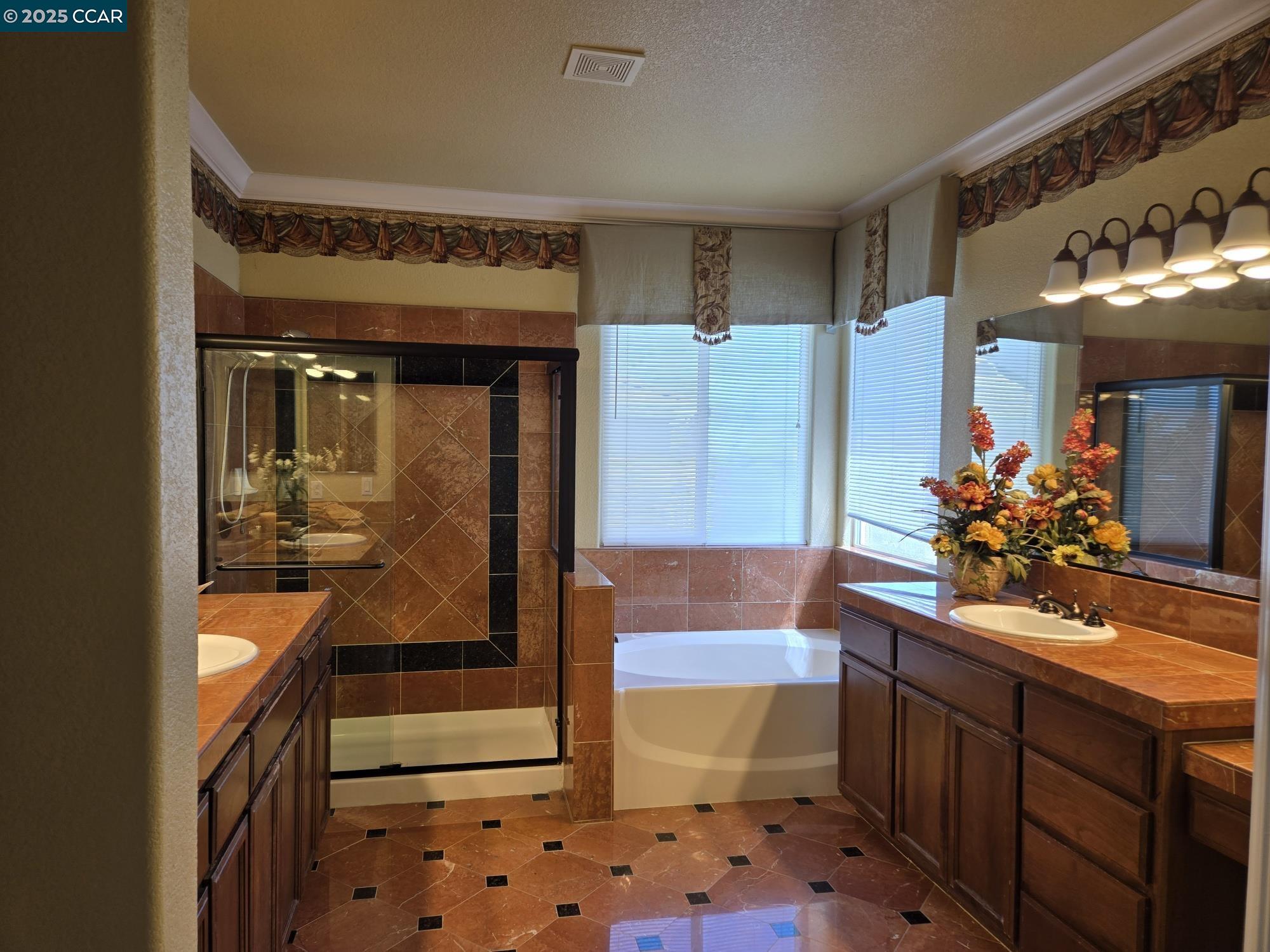 Detail Gallery Image 13 of 21 For 505 Jane Lane, Oakley,  CA 94561 - 5 Beds | 5 Baths