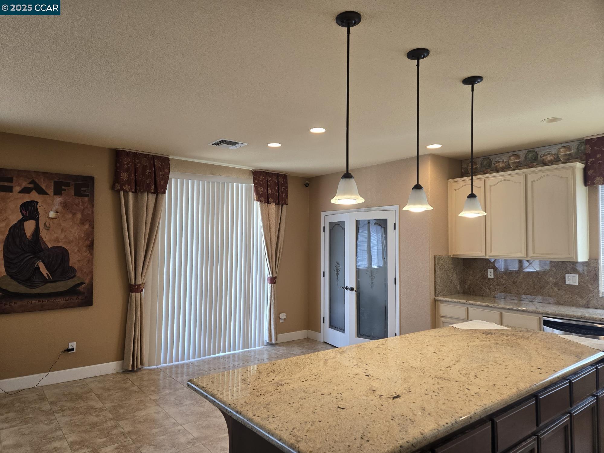 Detail Gallery Image 4 of 21 For 505 Jane Lane, Oakley,  CA 94561 - 5 Beds | 5 Baths