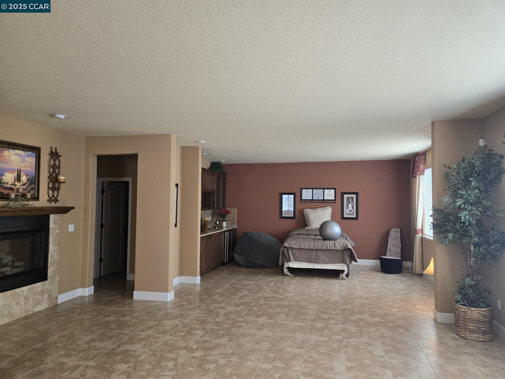 Detail Gallery Image 5 of 21 For 505 Jane Lane, Oakley,  CA 94561 - 5 Beds | 5 Baths