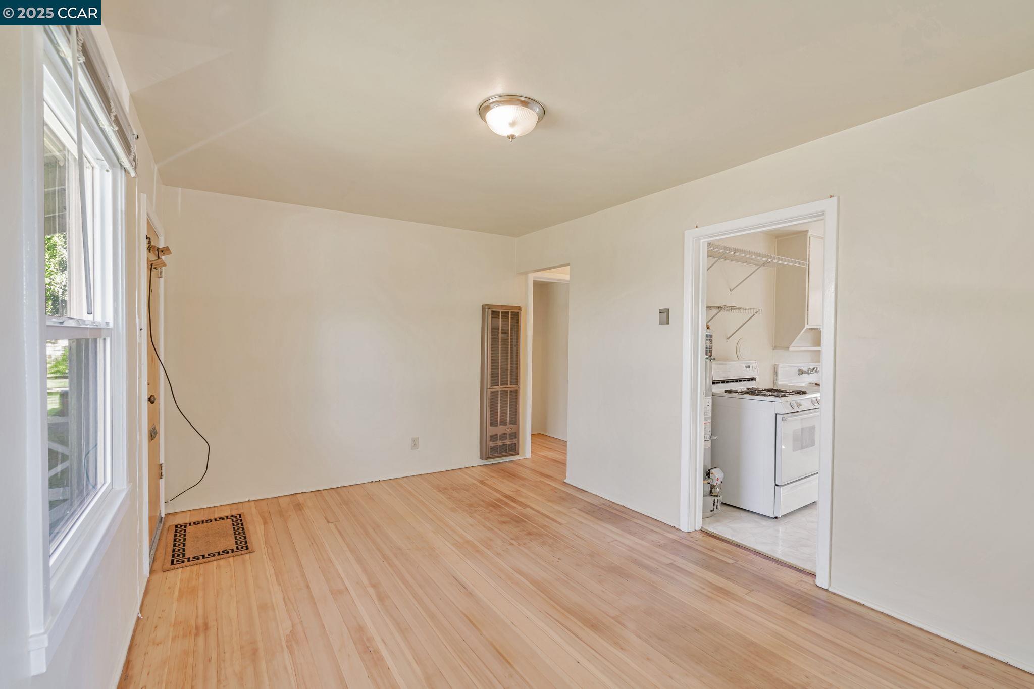 Photo #4: 41096611 Listing: Photo #4