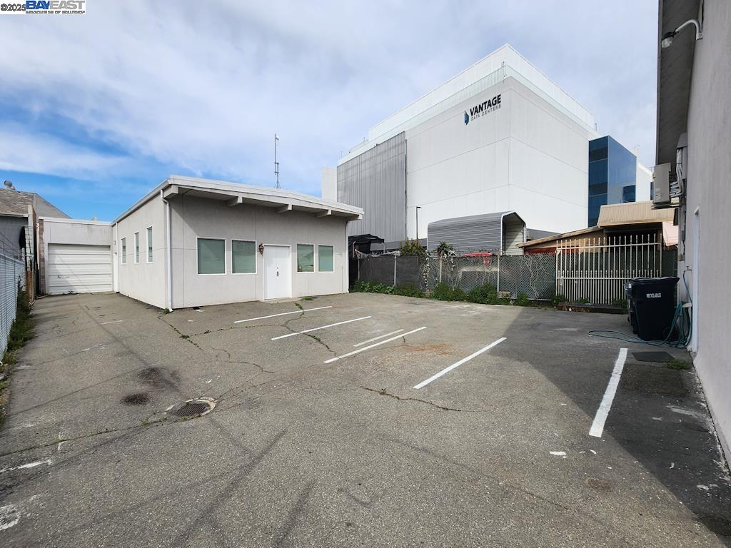 Detail Gallery Image 2 of 12 For 855 Mathew St #B., Santa Clara,  CA 95050 - – Beds | – Baths