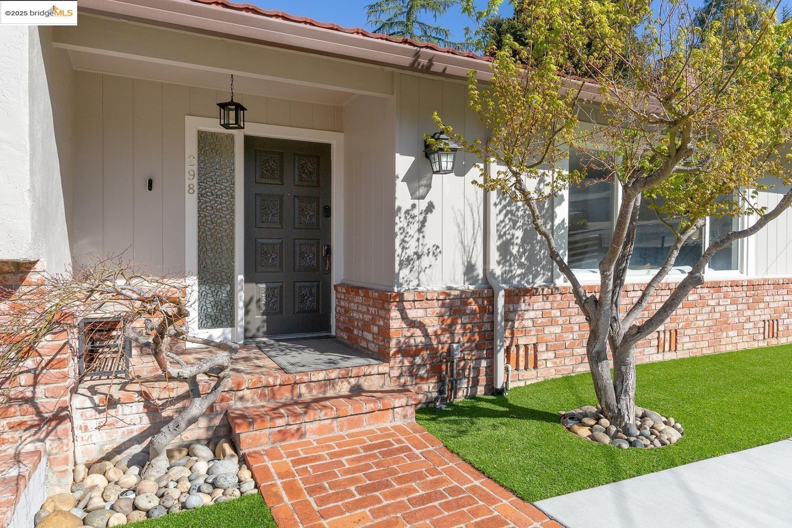 298 Elysian Fields DR, Oakland, California 94605, 4 Bedrooms Bedrooms, 7 Rooms Rooms,3 BathroomsBathrooms,Residential,For Sale,298 Elysian Fields DR,41096613