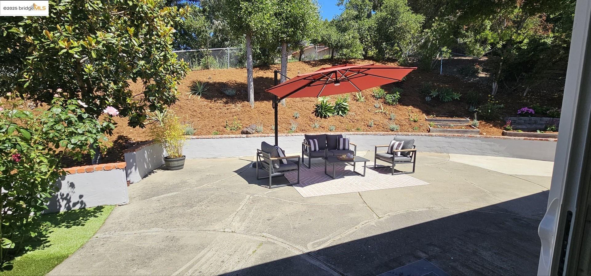 298 Elysian Fields DR, Oakland, California 94605, 4 Bedrooms Bedrooms, 7 Rooms Rooms,3 BathroomsBathrooms,Residential,For Sale,298 Elysian Fields DR,41096613