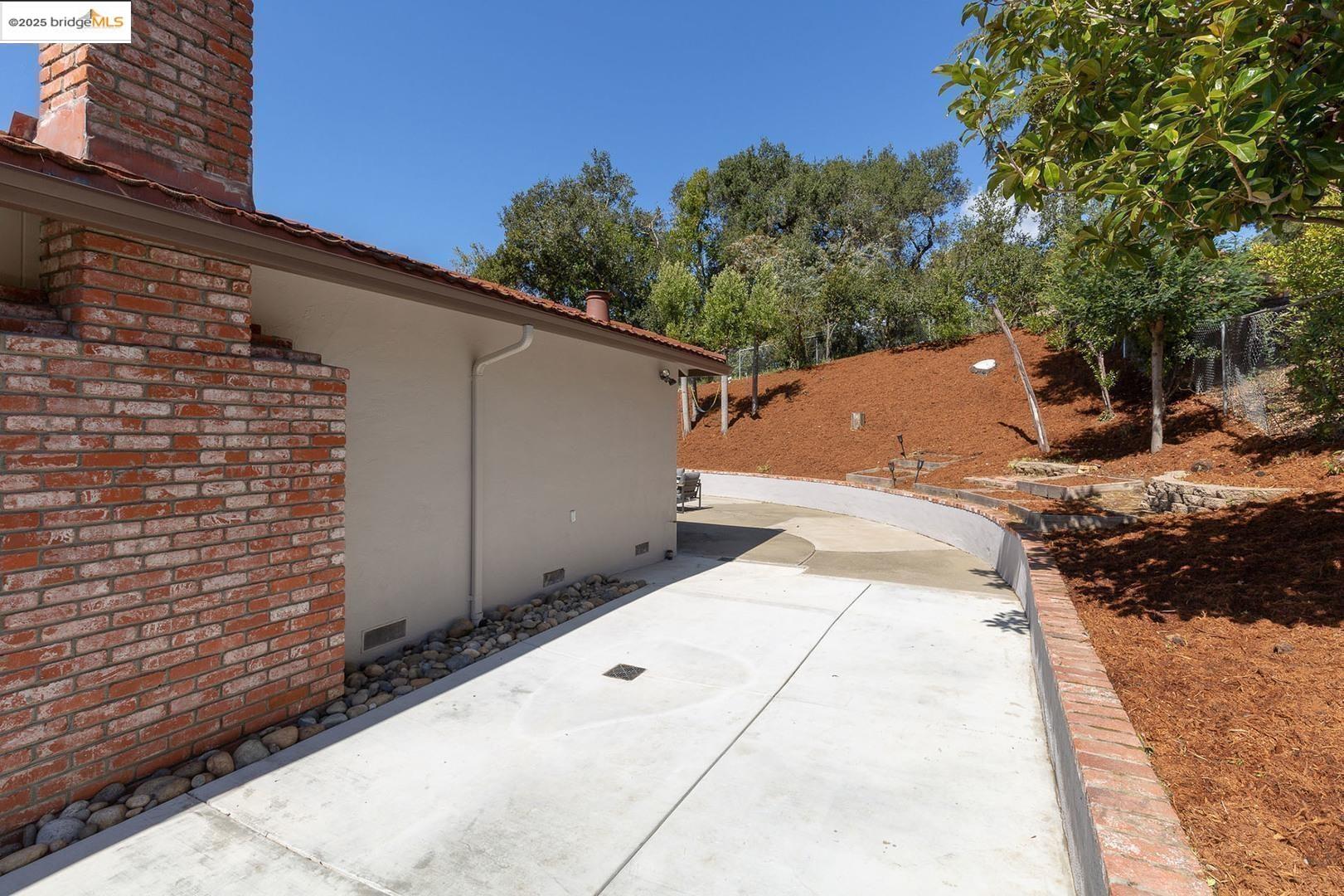298 Elysian Fields DR, Oakland, California 94605, 4 Bedrooms Bedrooms, 7 Rooms Rooms,3 BathroomsBathrooms,Residential,For Sale,298 Elysian Fields DR,41096613