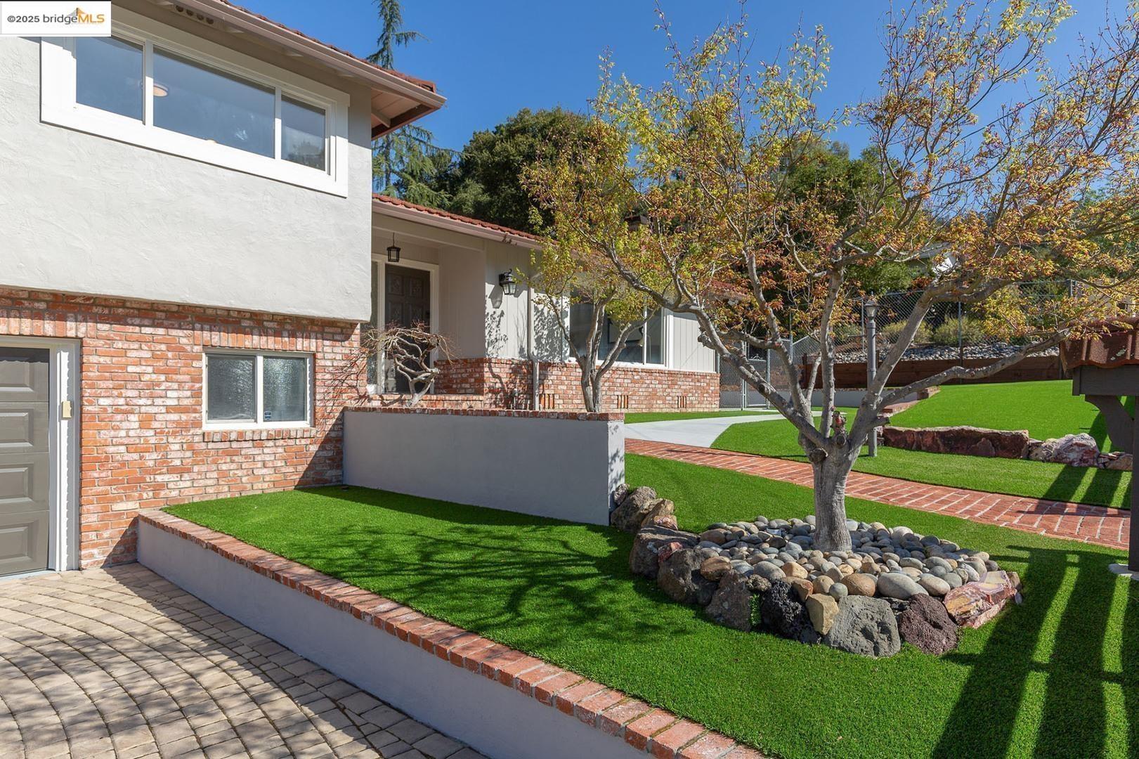 298 Elysian Fields DR, Oakland, California 94605, 4 Bedrooms Bedrooms, 7 Rooms Rooms,3 BathroomsBathrooms,Residential,For Sale,298 Elysian Fields DR,41096613