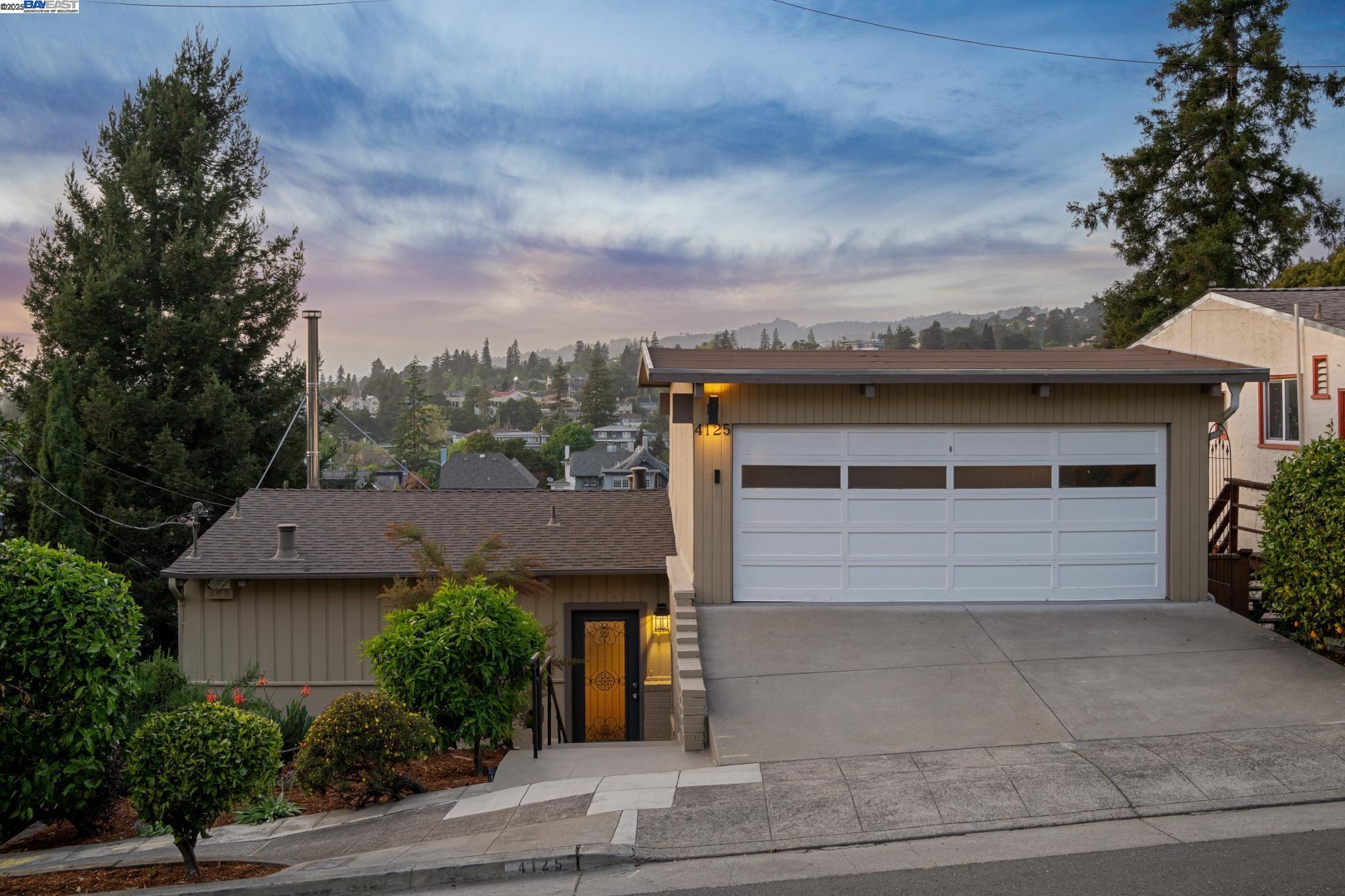 Detail Gallery Image 1 of 44 For 4125 Balfour Avenue, Oakland,  CA 94610 - 4 Beds | 3 Baths