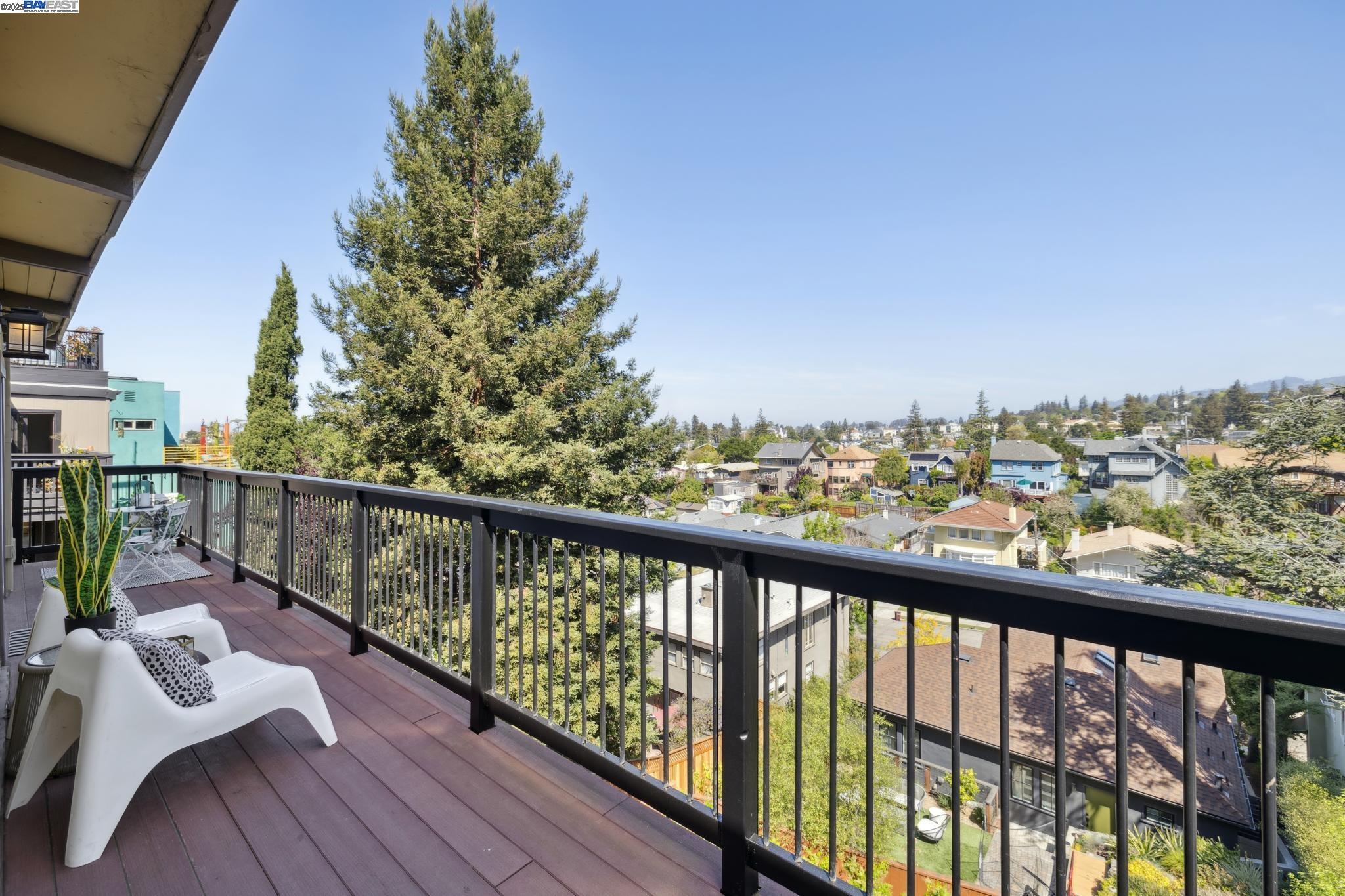 Detail Gallery Image 27 of 44 For 4125 Balfour Avenue, Oakland,  CA 94610 - 4 Beds | 3 Baths