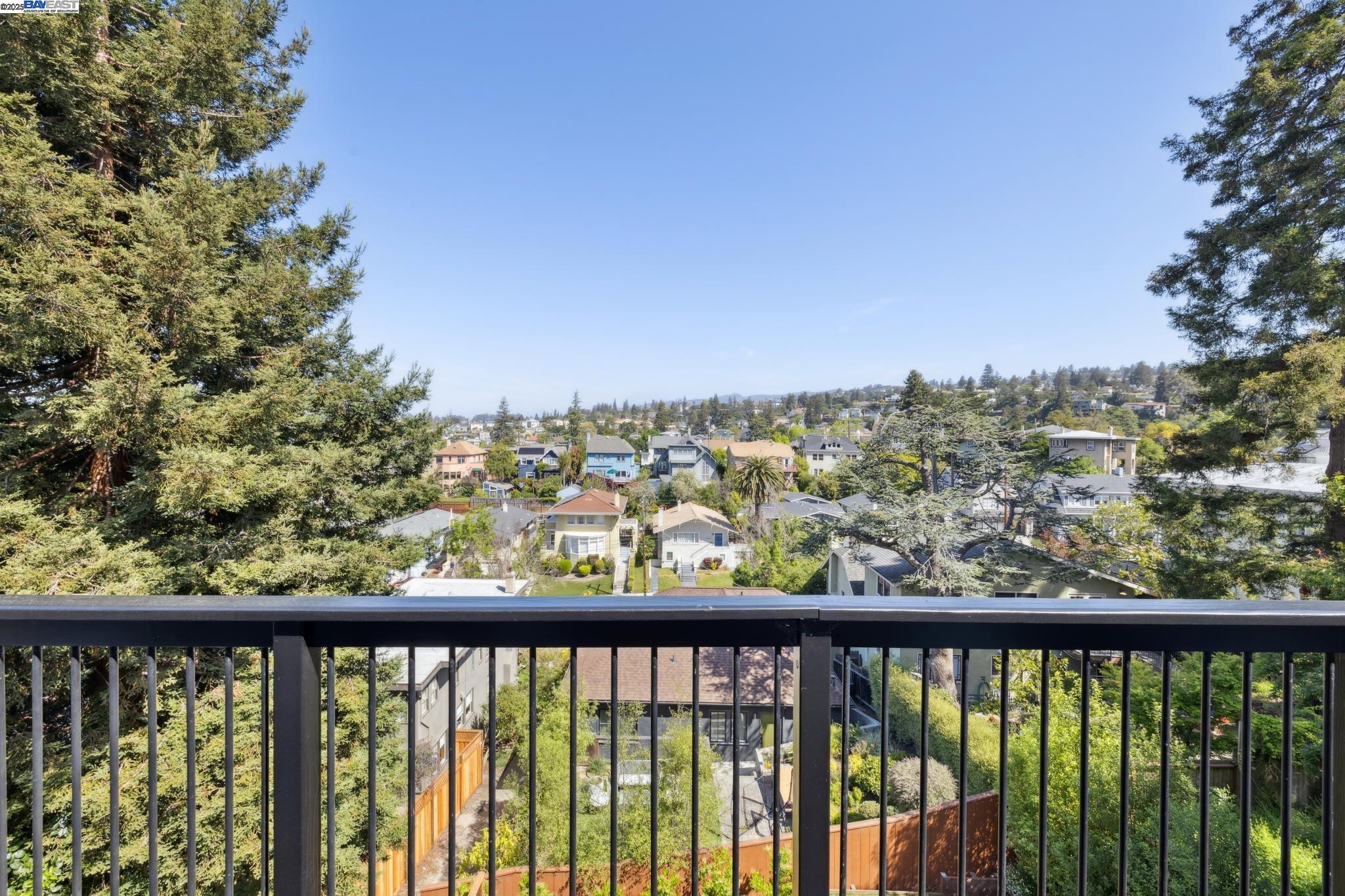 Detail Gallery Image 43 of 44 For 4125 Balfour Avenue, Oakland,  CA 94610 - 4 Beds | 3 Baths