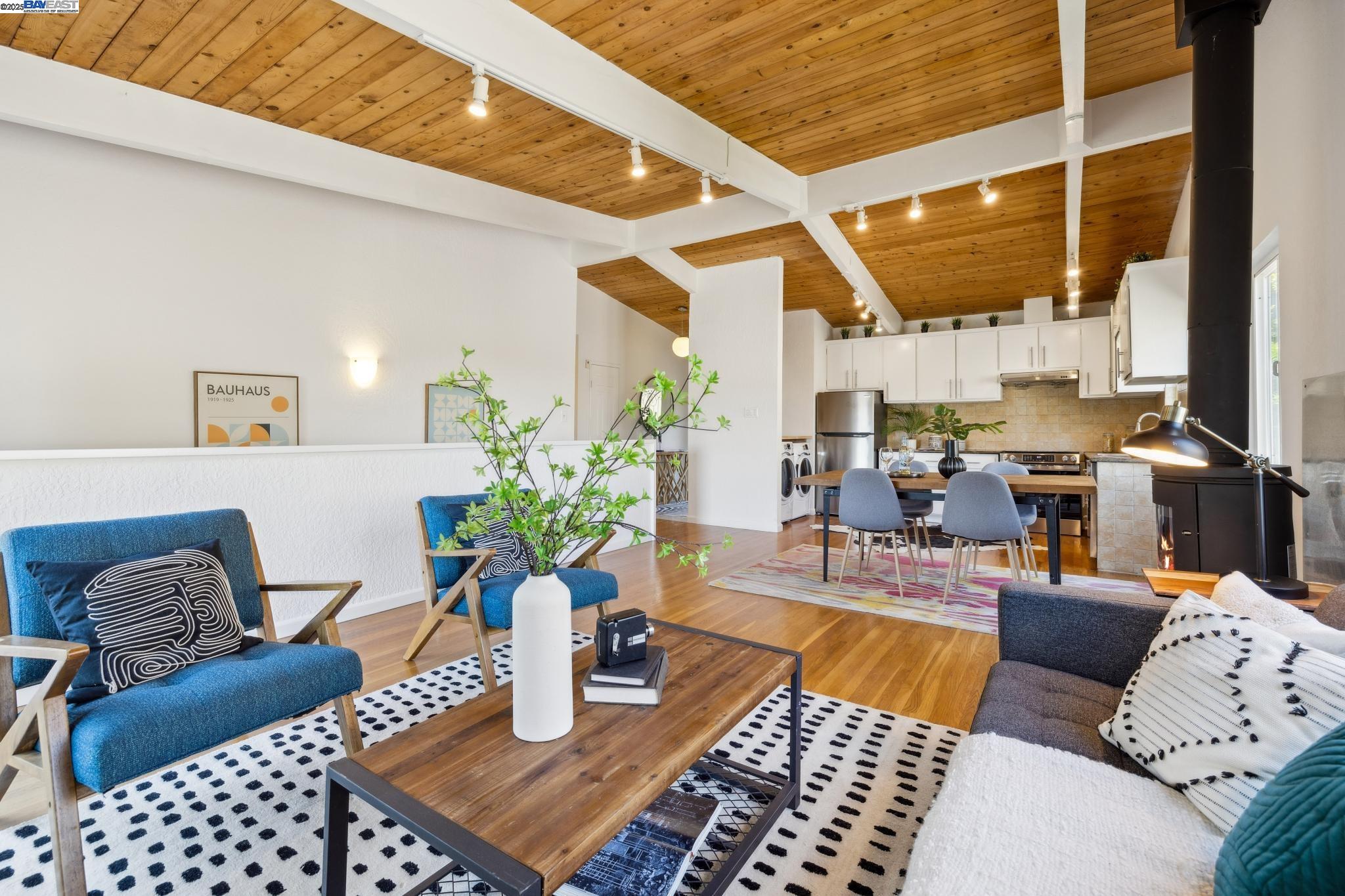 Detail Gallery Image 6 of 44 For 4125 Balfour Avenue, Oakland,  CA 94610 - 4 Beds | 3 Baths