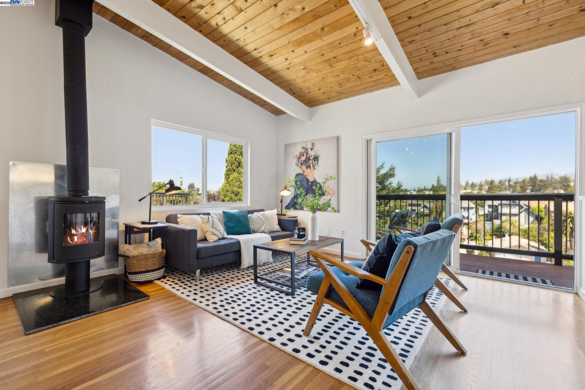 Detail Gallery Image 8 of 44 For 4125 Balfour Avenue, Oakland,  CA 94610 - 4 Beds | 3 Baths