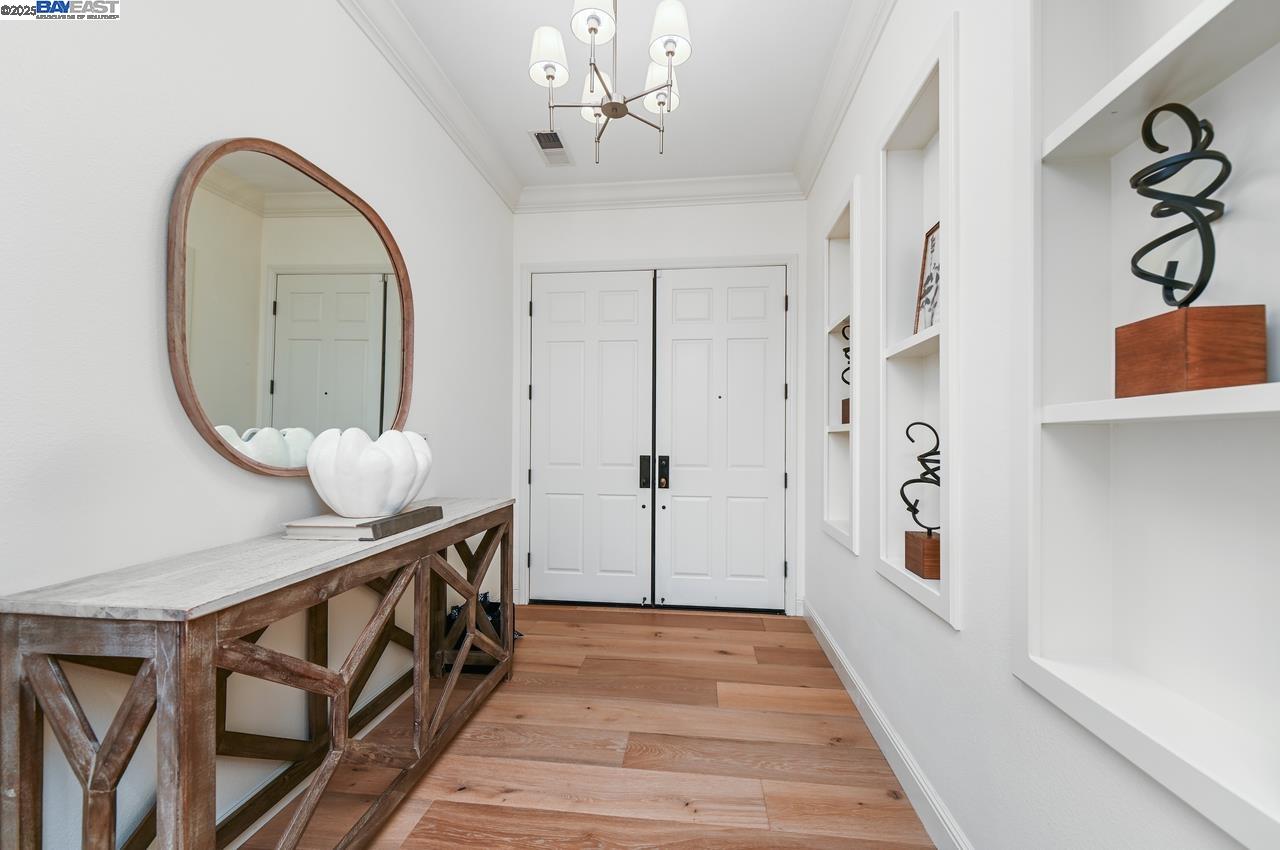 Detail Gallery Image 11 of 60 For 1131 Laguna Creek Ln, Pleasanton,  CA 94566 - 5 Beds | 4 Baths