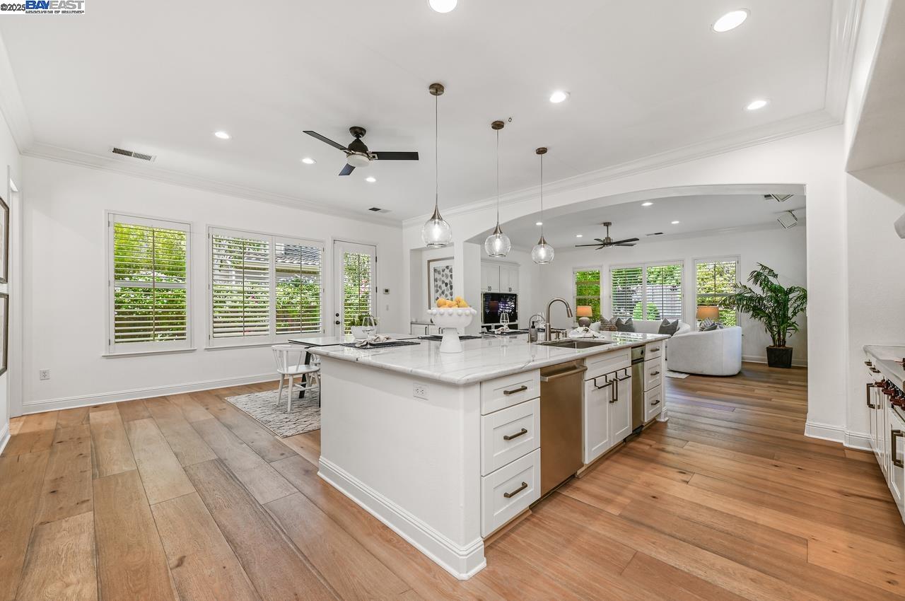 Detail Gallery Image 15 of 60 For 1131 Laguna Creek Ln, Pleasanton,  CA 94566 - 5 Beds | 4 Baths