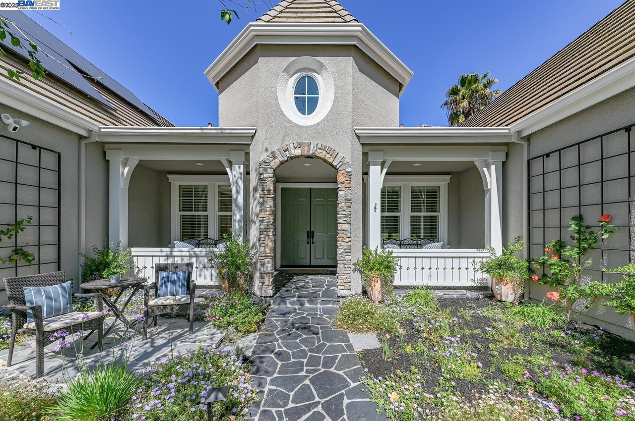 Detail Gallery Image 5 of 60 For 1131 Laguna Creek Ln, Pleasanton,  CA 94566 - 5 Beds | 4 Baths