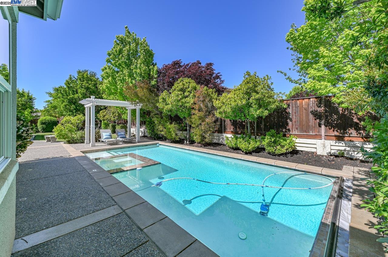 Detail Gallery Image 51 of 60 For 1131 Laguna Creek Ln, Pleasanton,  CA 94566 - 5 Beds | 4 Baths