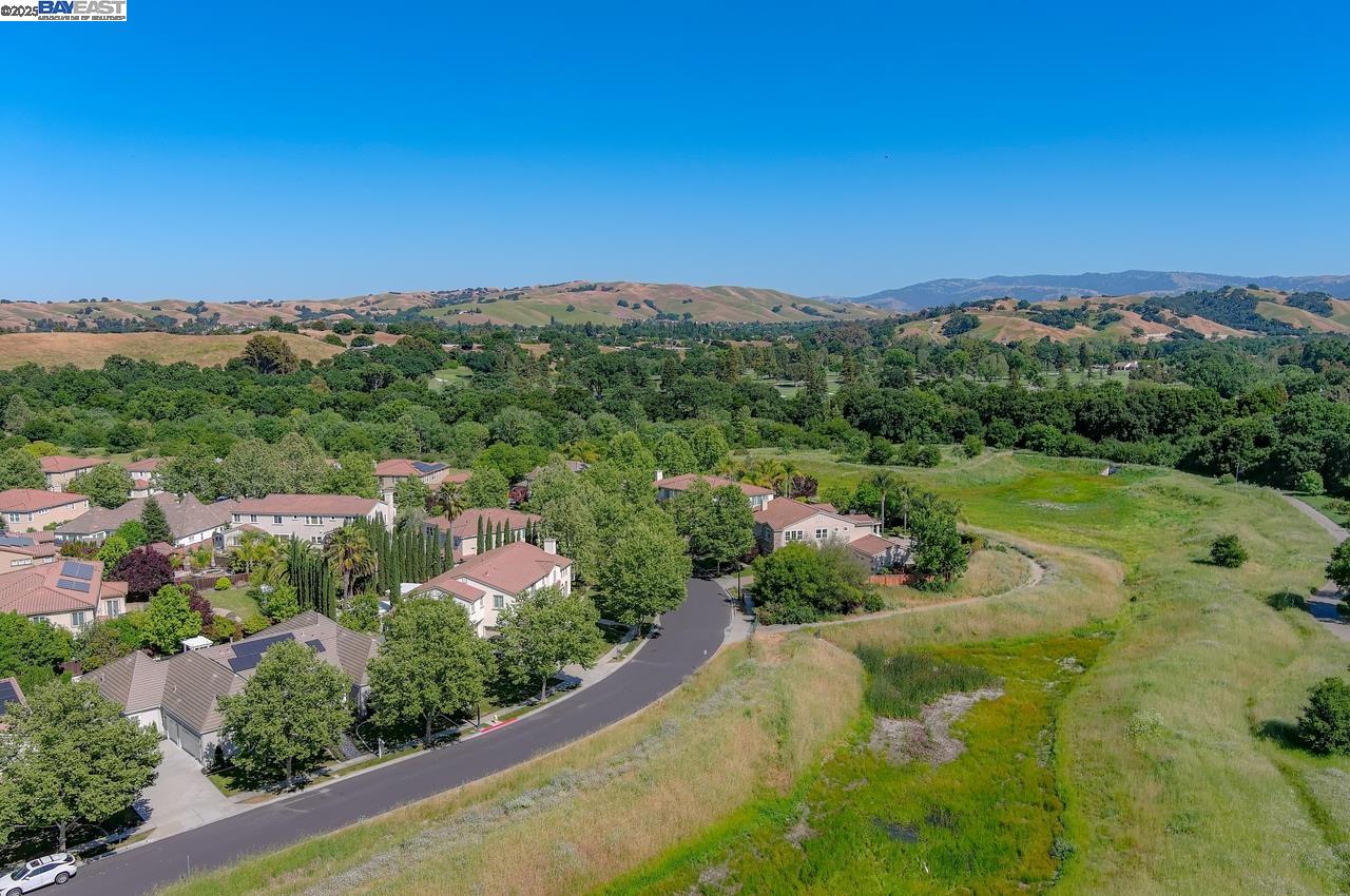 Detail Gallery Image 58 of 60 For 1131 Laguna Creek Ln, Pleasanton,  CA 94566 - 5 Beds | 4 Baths