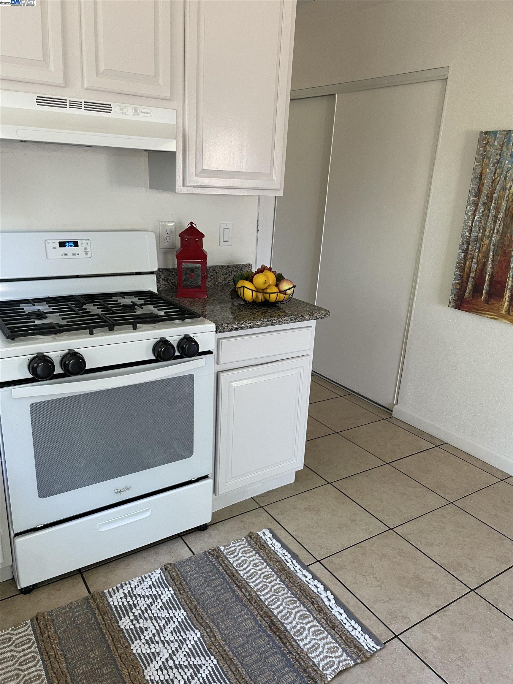 Detail Gallery Image 6 of 12 For 7927 Albion Way, Sacramento,  CA 95832 - 4 Beds | 2 Baths
