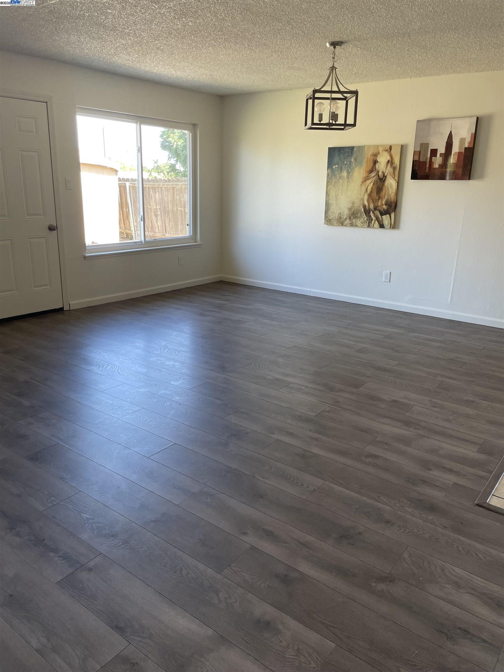 Detail Gallery Image 8 of 12 For 7927 Albion Way, Sacramento,  CA 95832 - 4 Beds | 2 Baths
