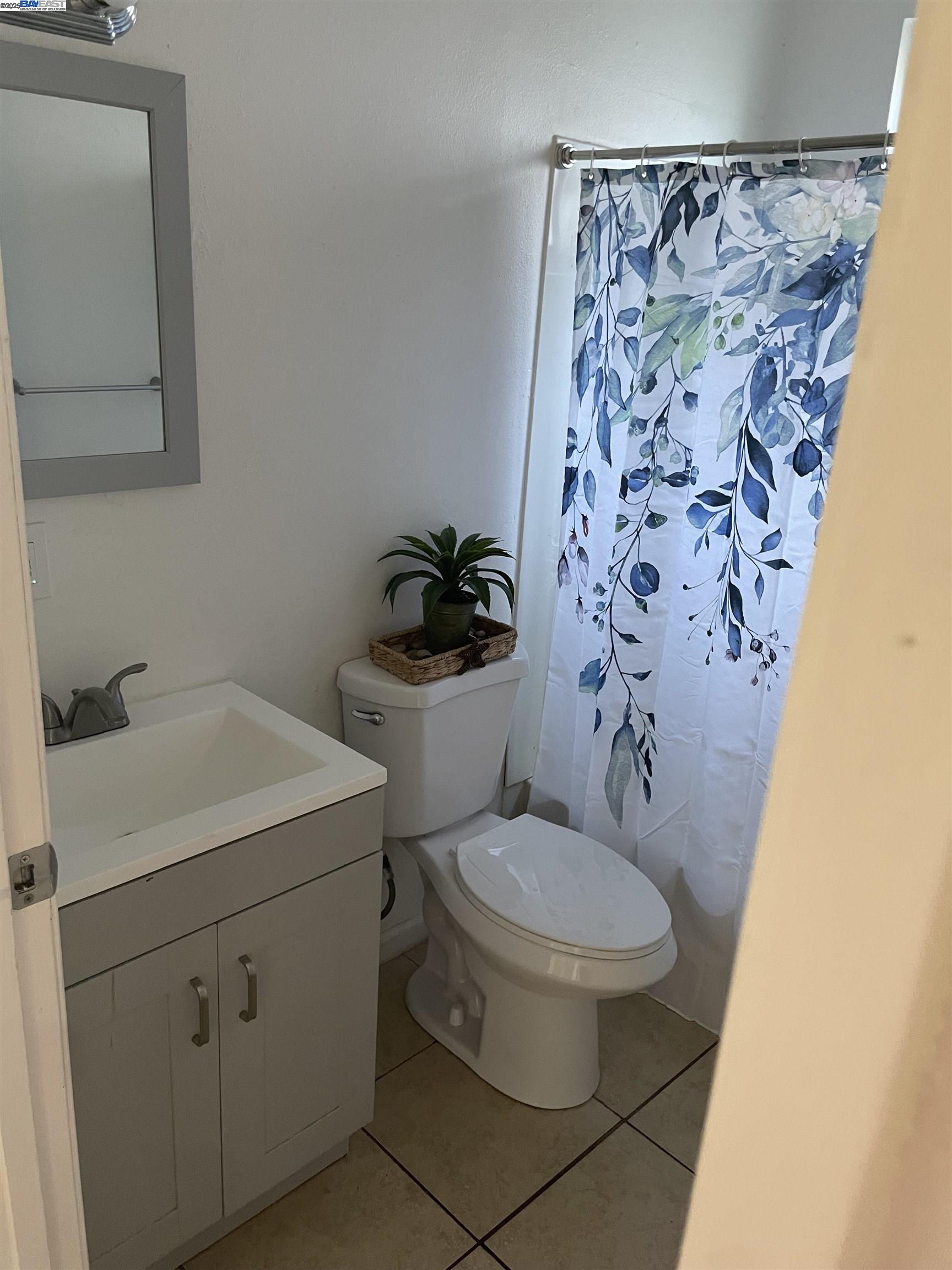 Detail Gallery Image 10 of 12 For 7927 Albion Way, Sacramento,  CA 95832 - 4 Beds | 2 Baths