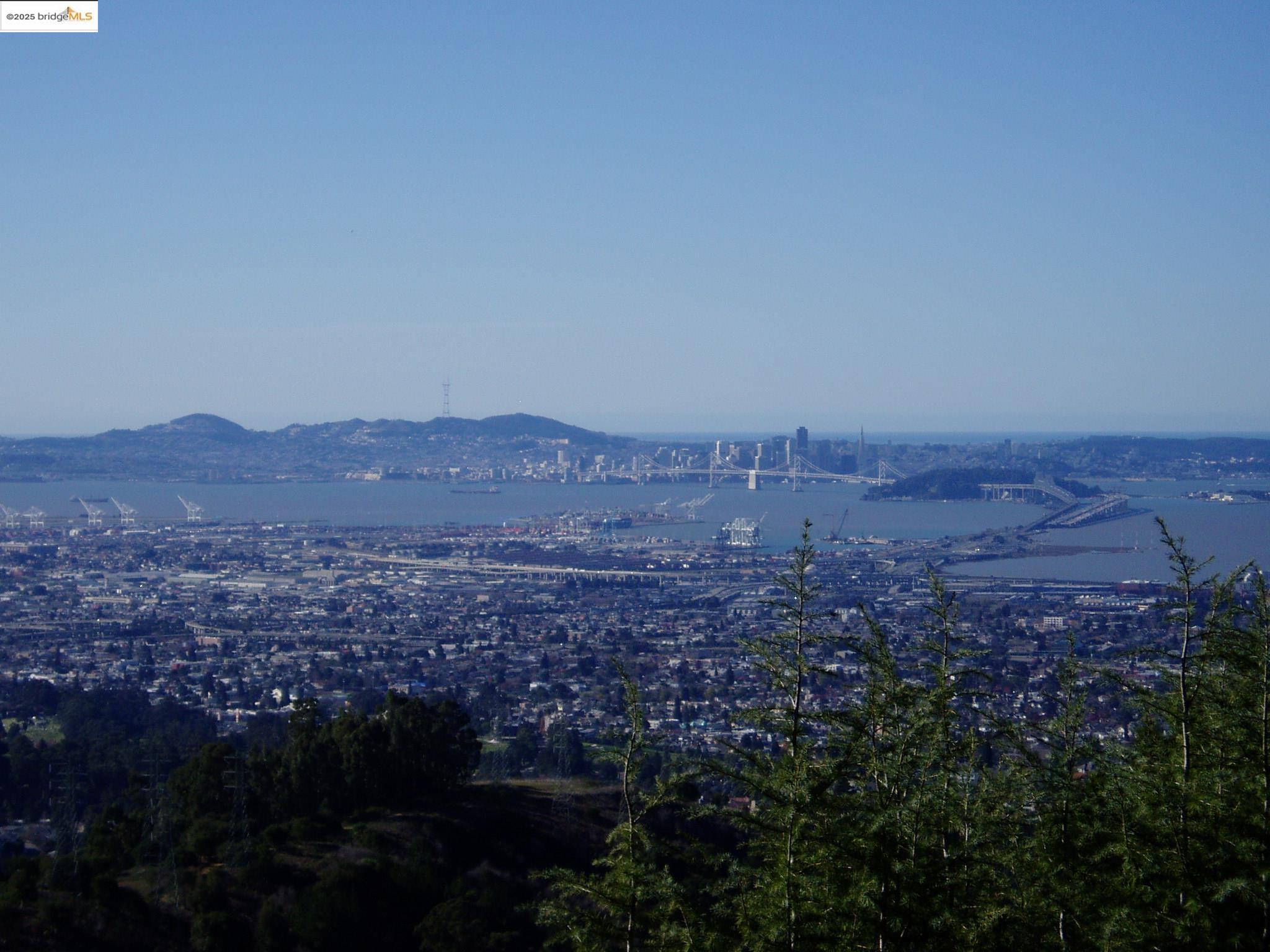 Detail Gallery Image 17 of 37 For 6100 Skyline Blvd, Oakland,  CA 94611 - 2 Beds | 1 Baths