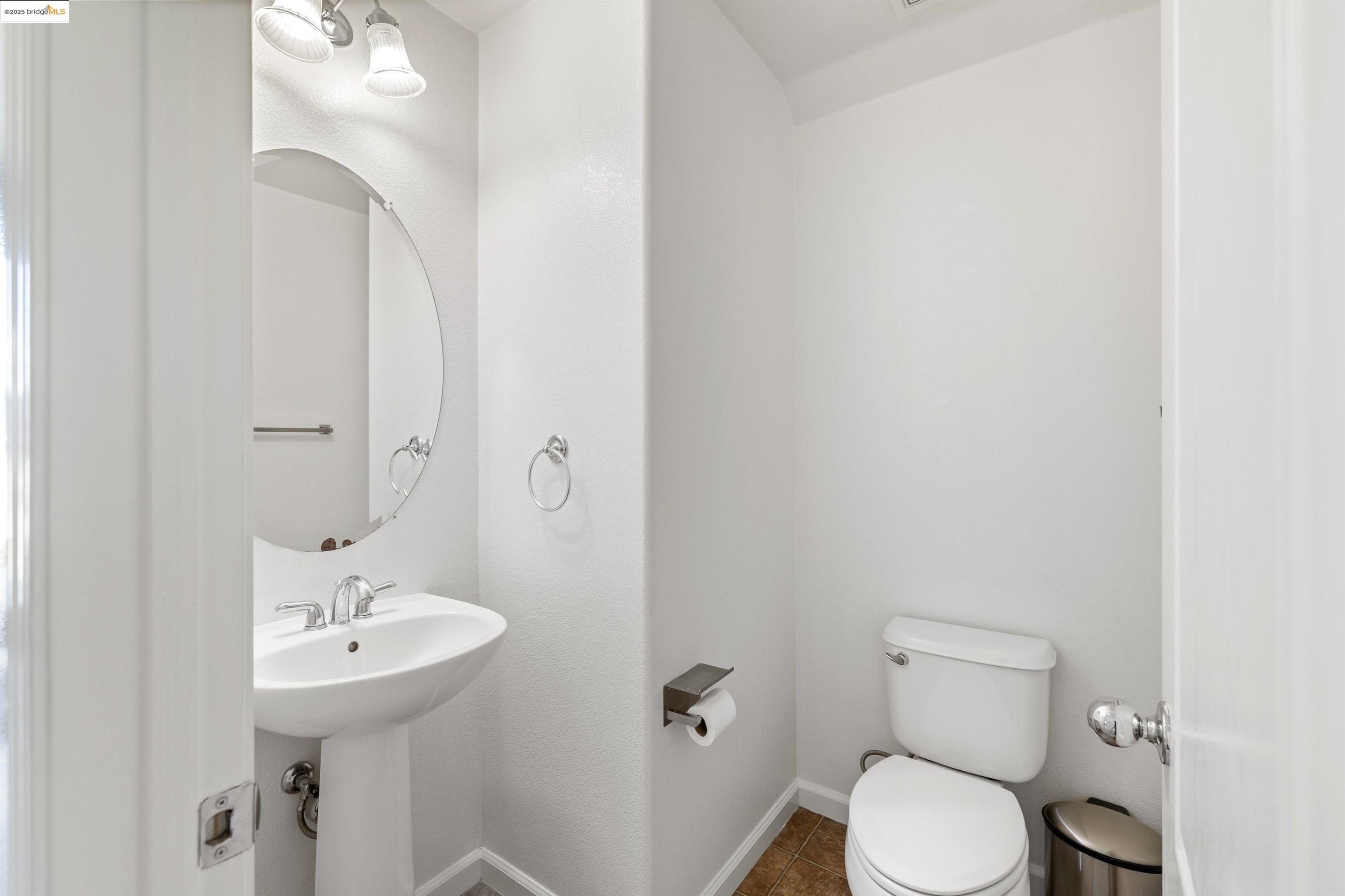 Detail Gallery Image 19 of 44 For 2566 Rowe Ct, Fairfield,  CA 94533 - 4 Beds | 2/1 Baths