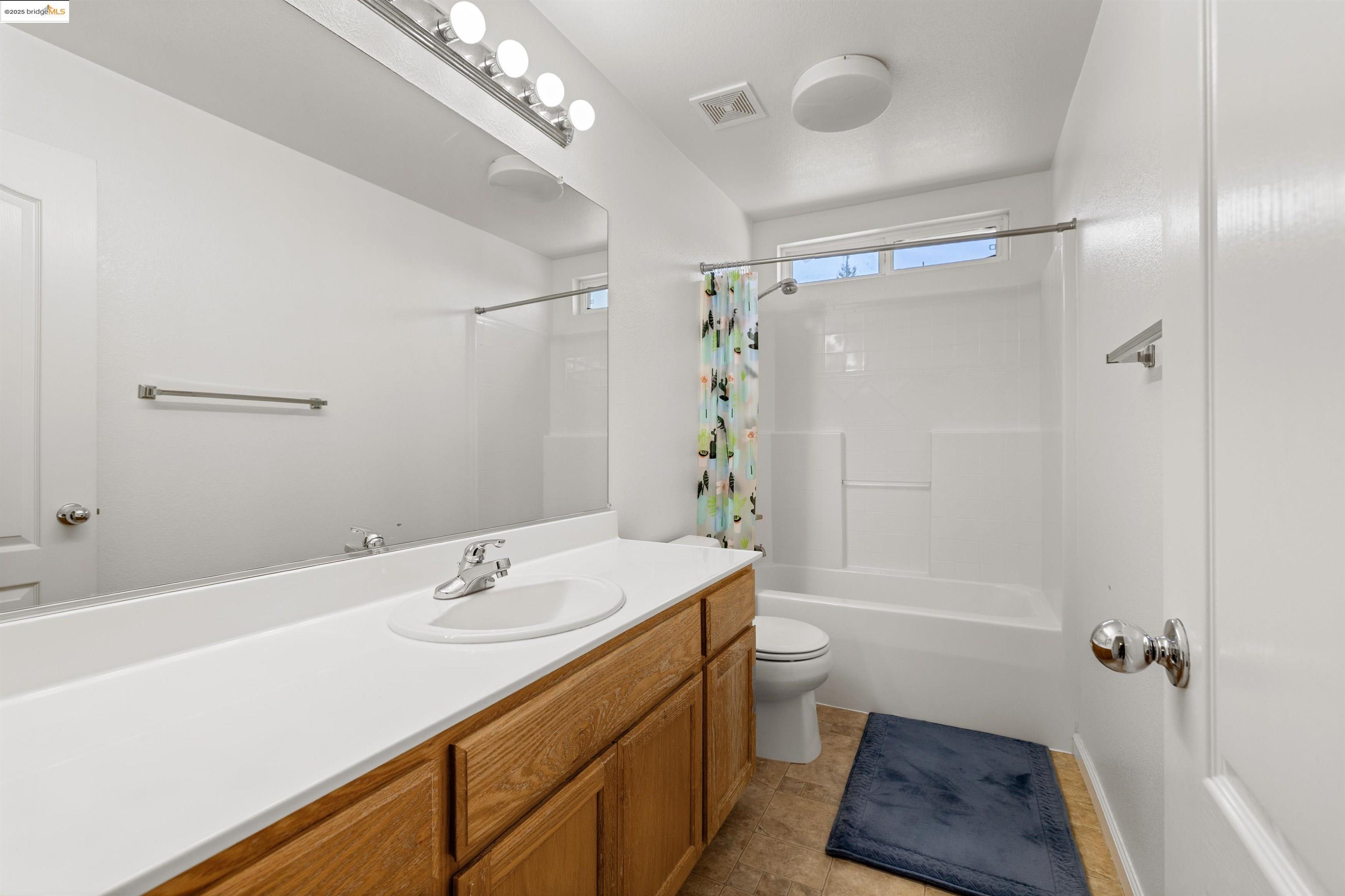 Detail Gallery Image 37 of 44 For 2566 Rowe Ct, Fairfield,  CA 94533 - 4 Beds | 2/1 Baths