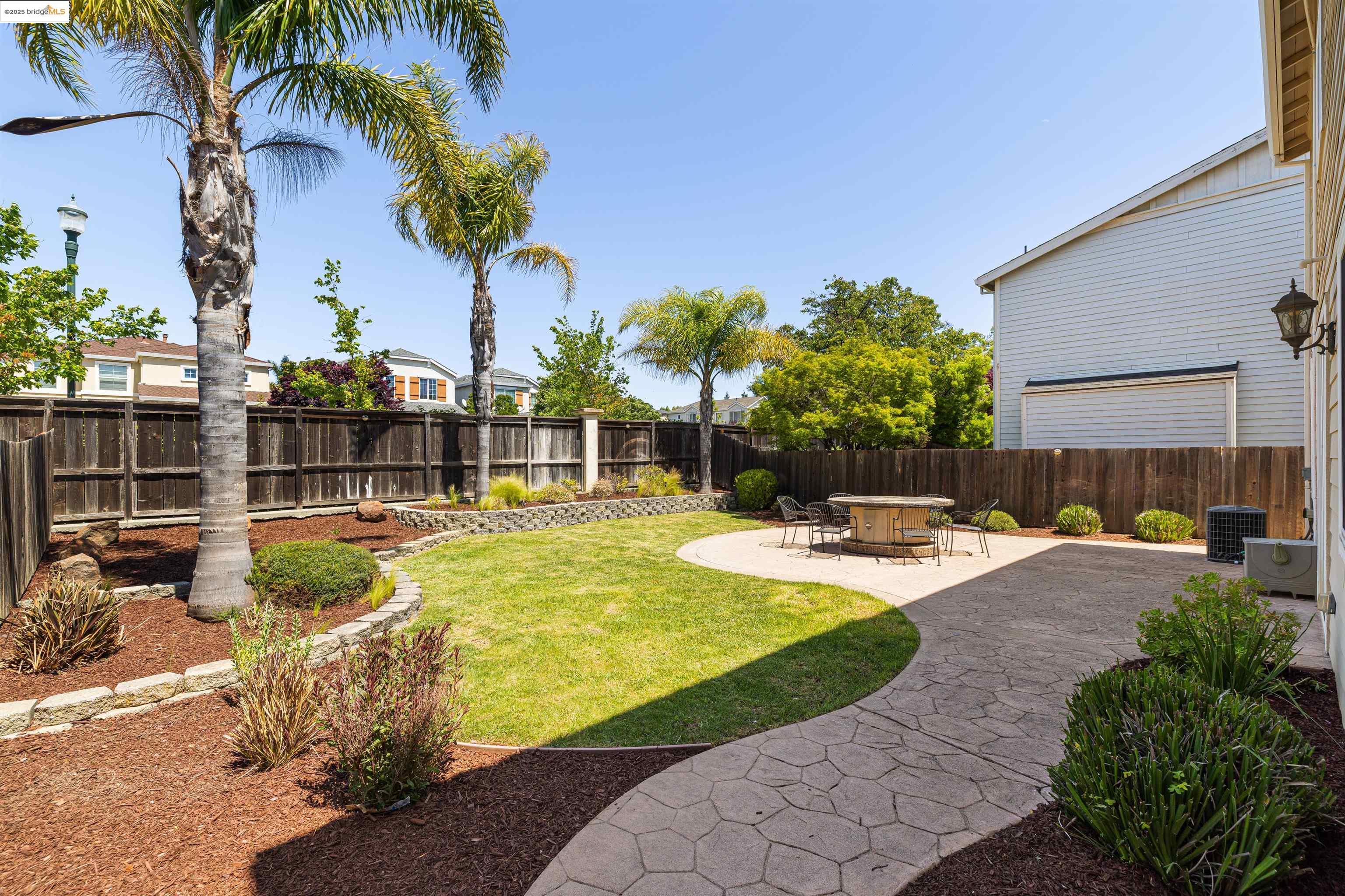 Detail Gallery Image 39 of 44 For 2566 Rowe Ct, Fairfield,  CA 94533 - 4 Beds | 2/1 Baths