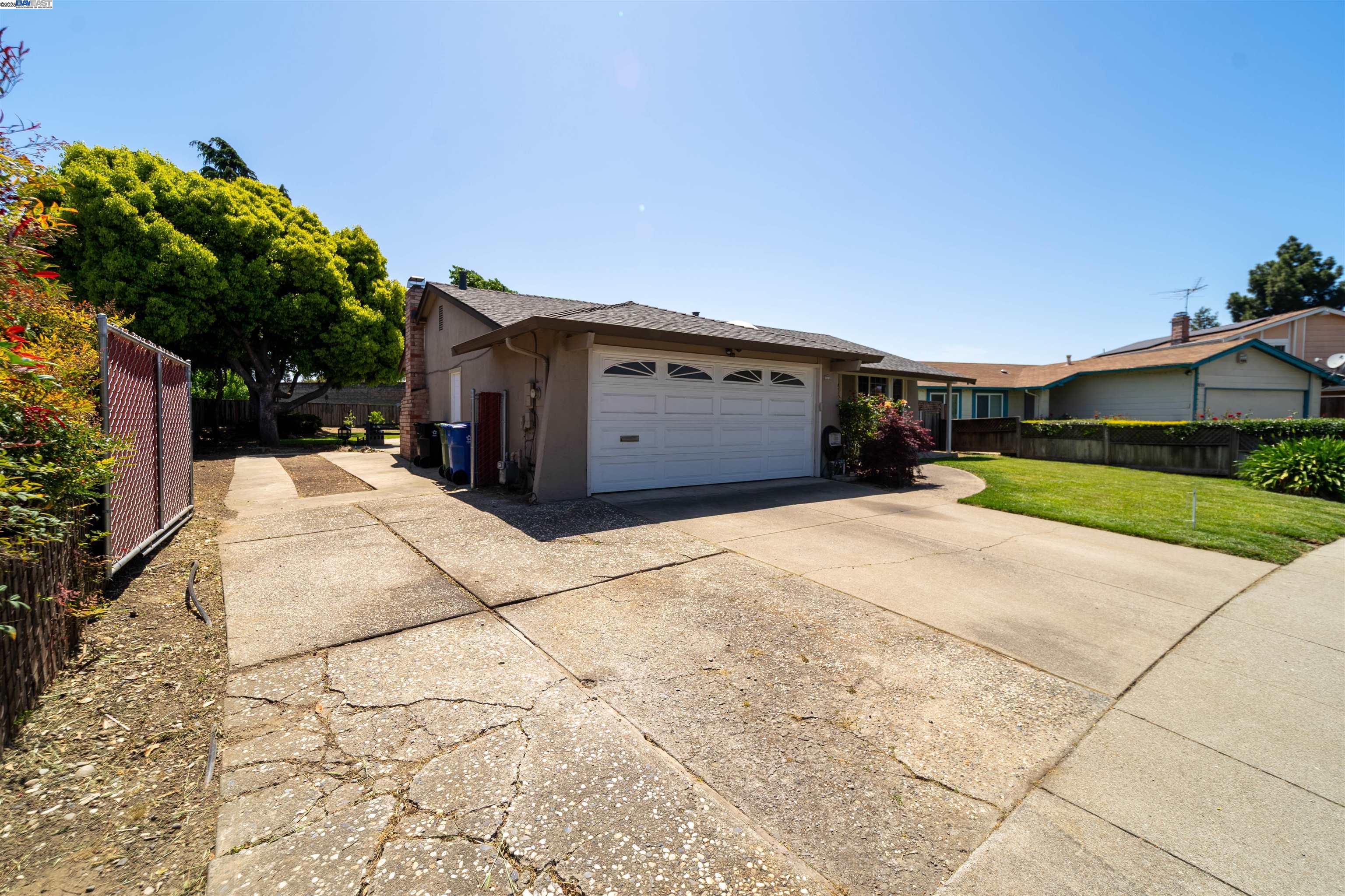 Detail Gallery Image 3 of 54 For 34505 Salinas Pl, Fremont,  CA 94555 - 3 Beds | 2 Baths